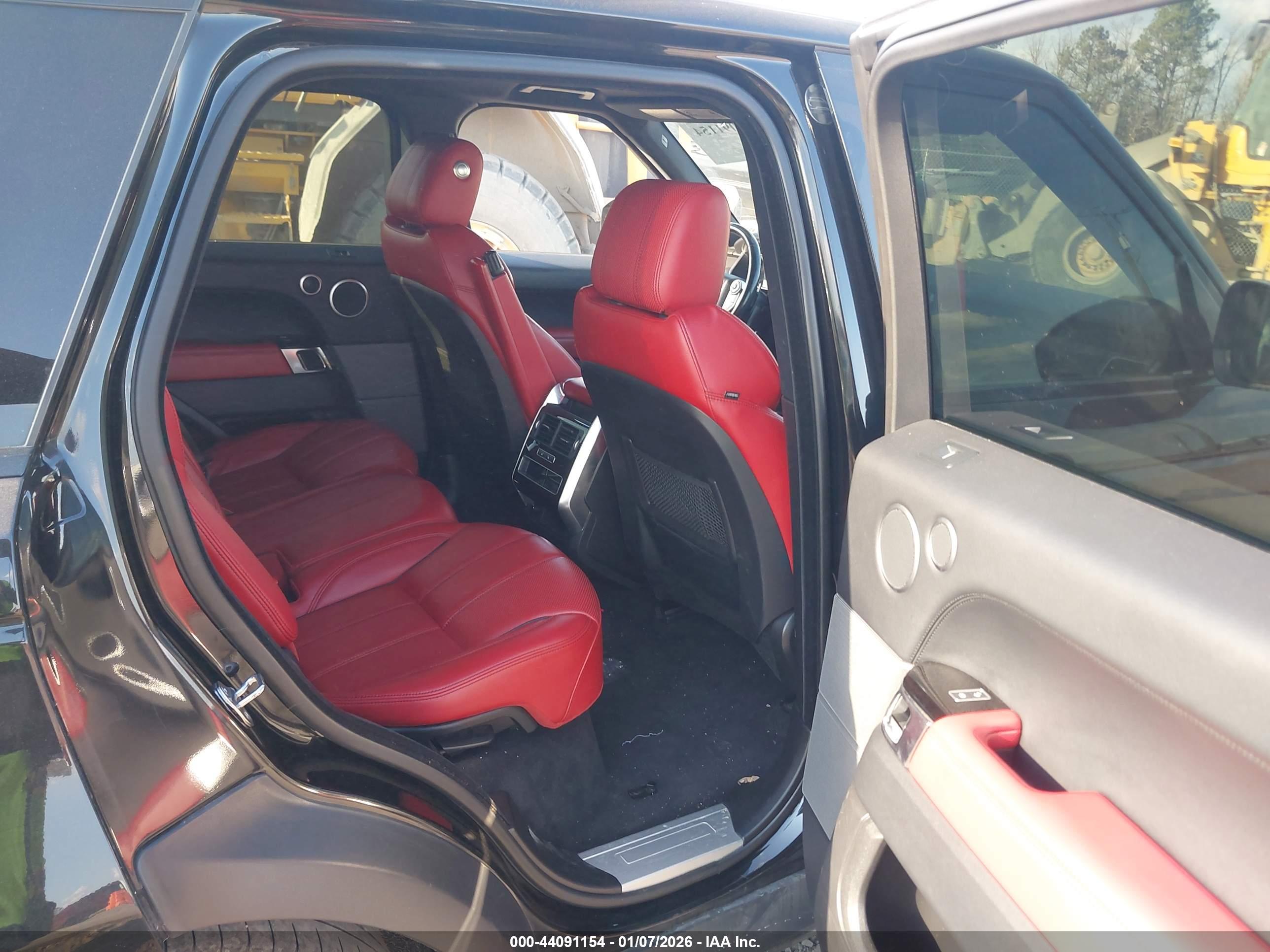 LAND ROVER image 8