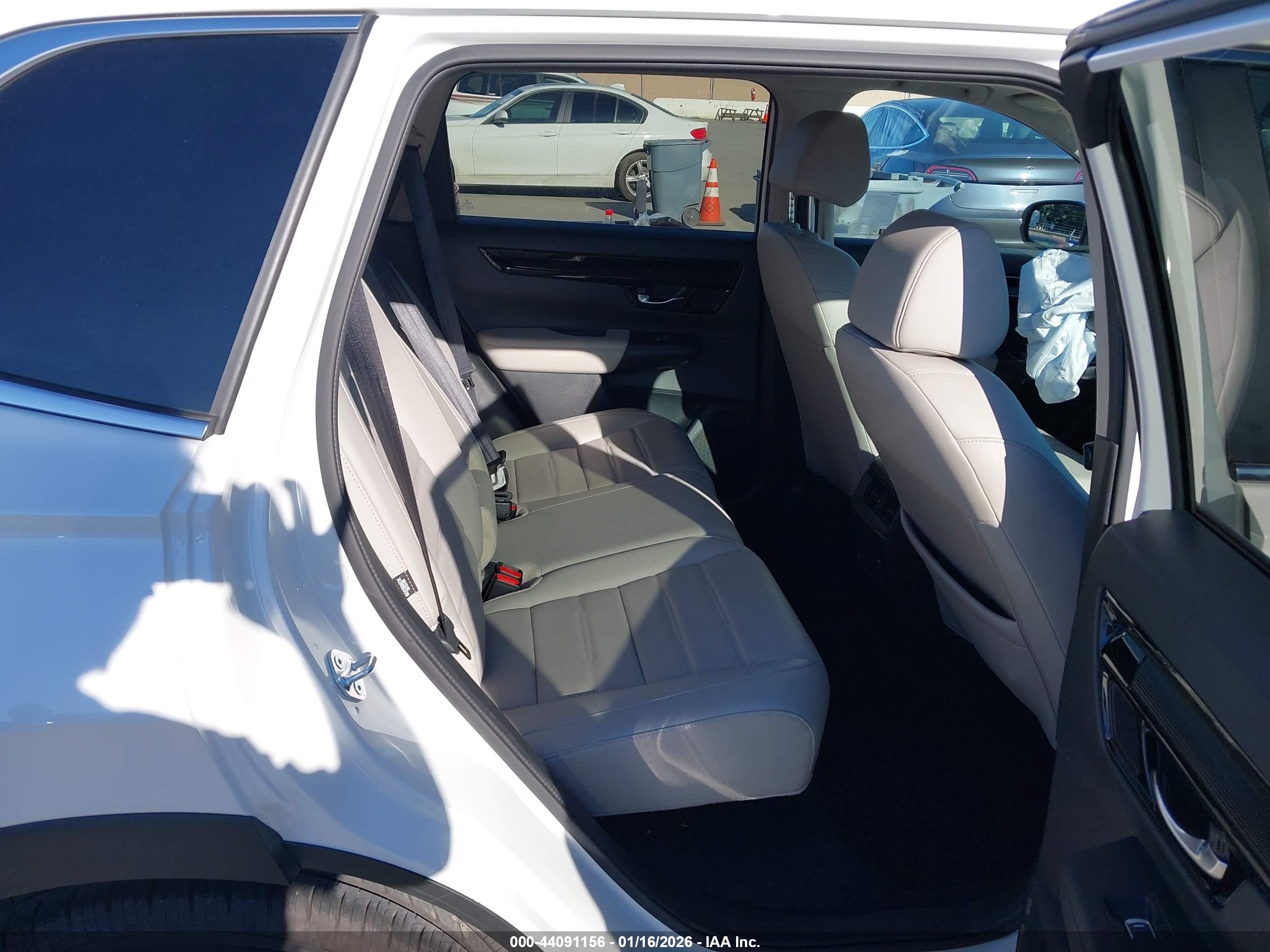 HONDA CR-V image 8