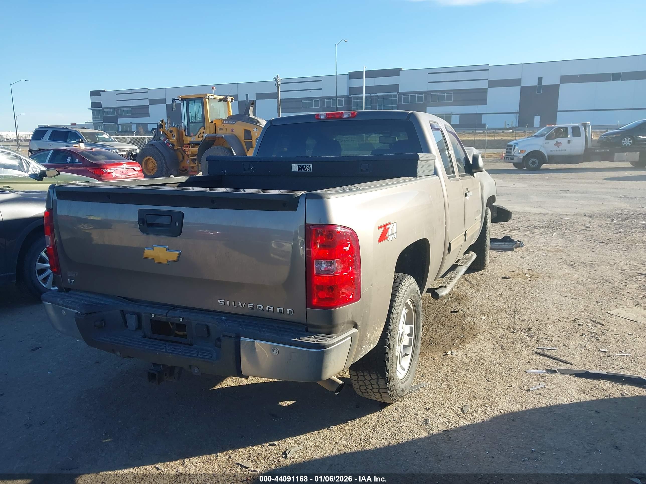 CHEVROLET SILVERADO image 4