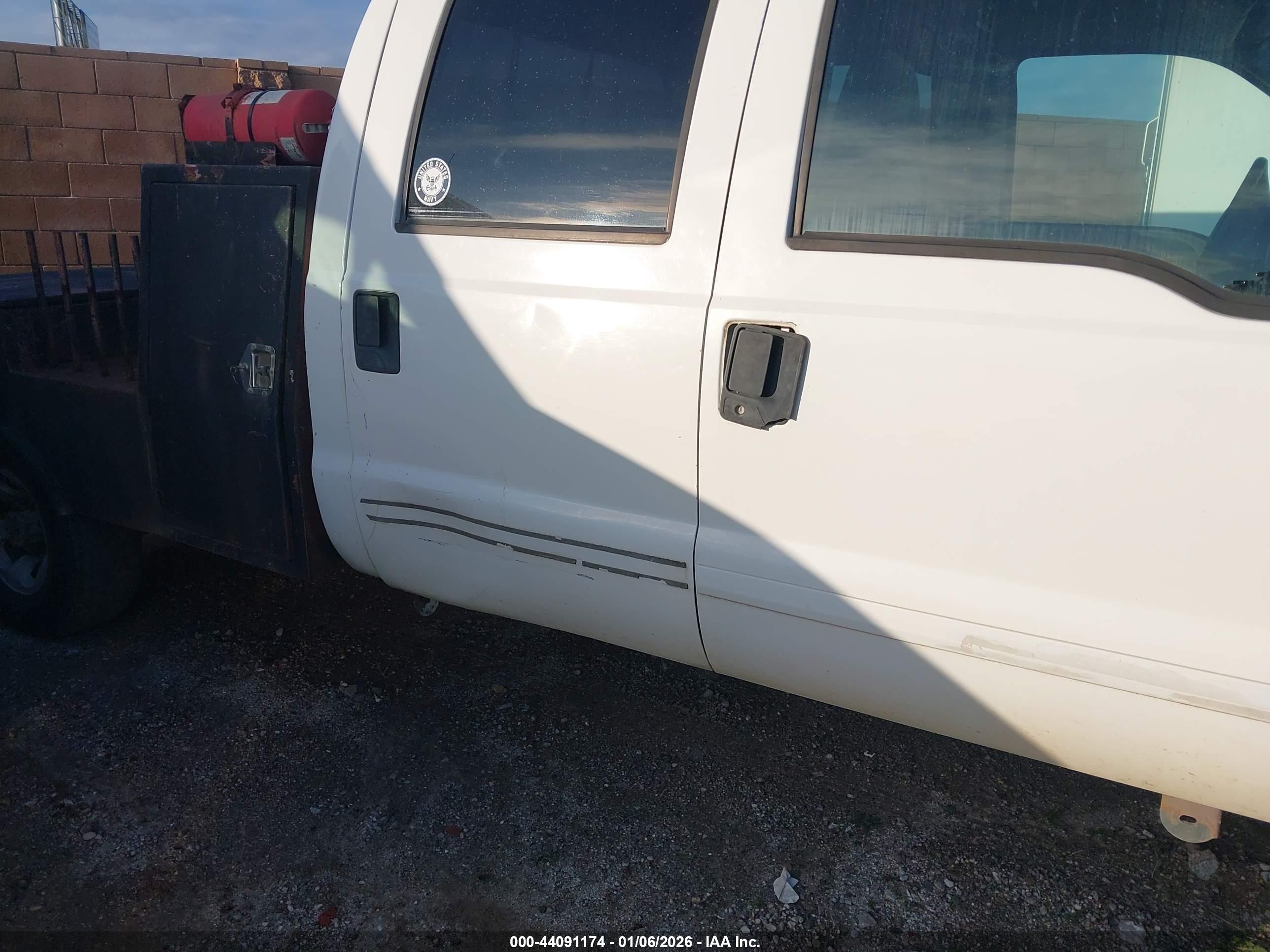 FORD F-350 image 6