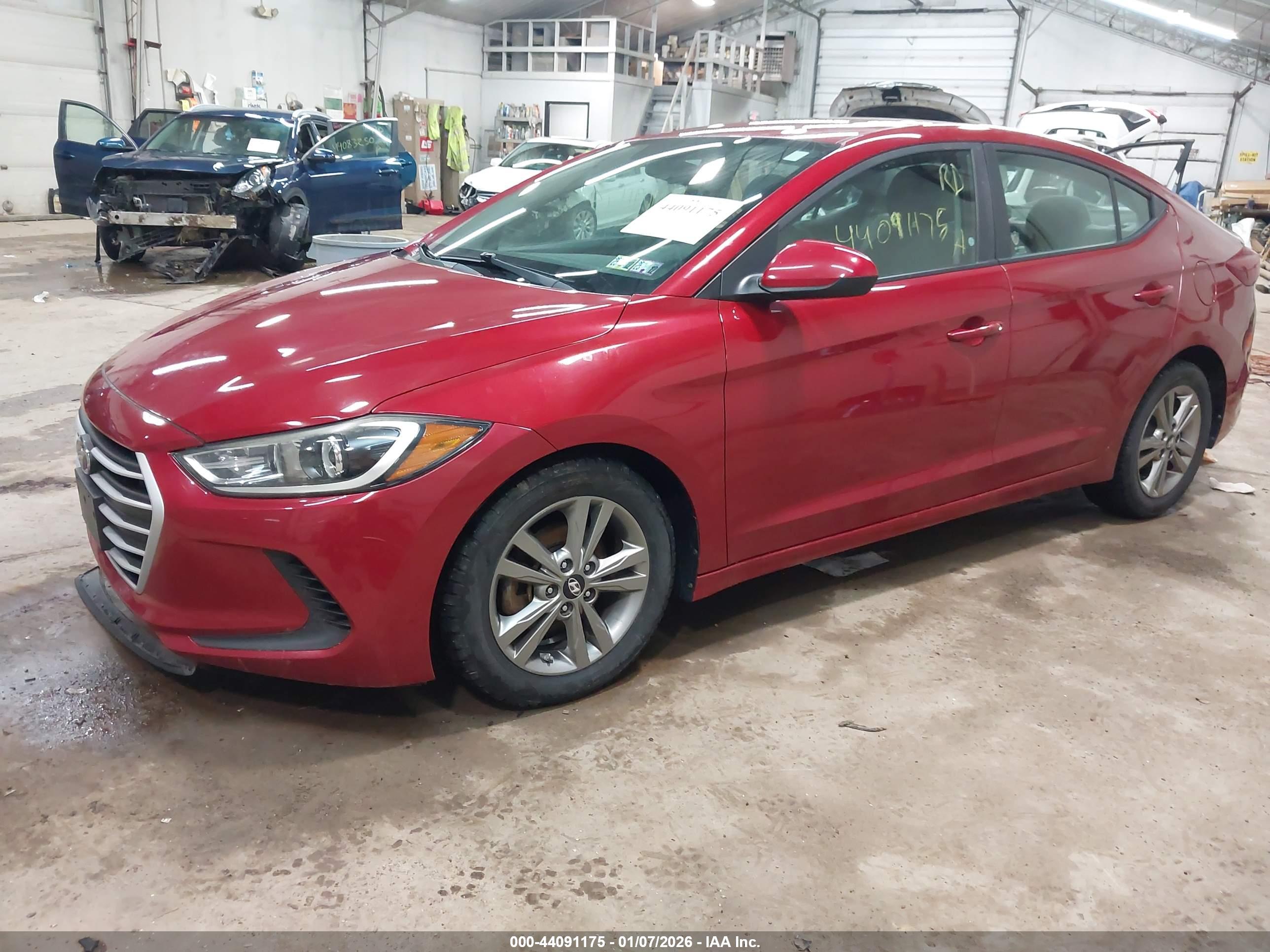HYUNDAI ELANTRA image 2