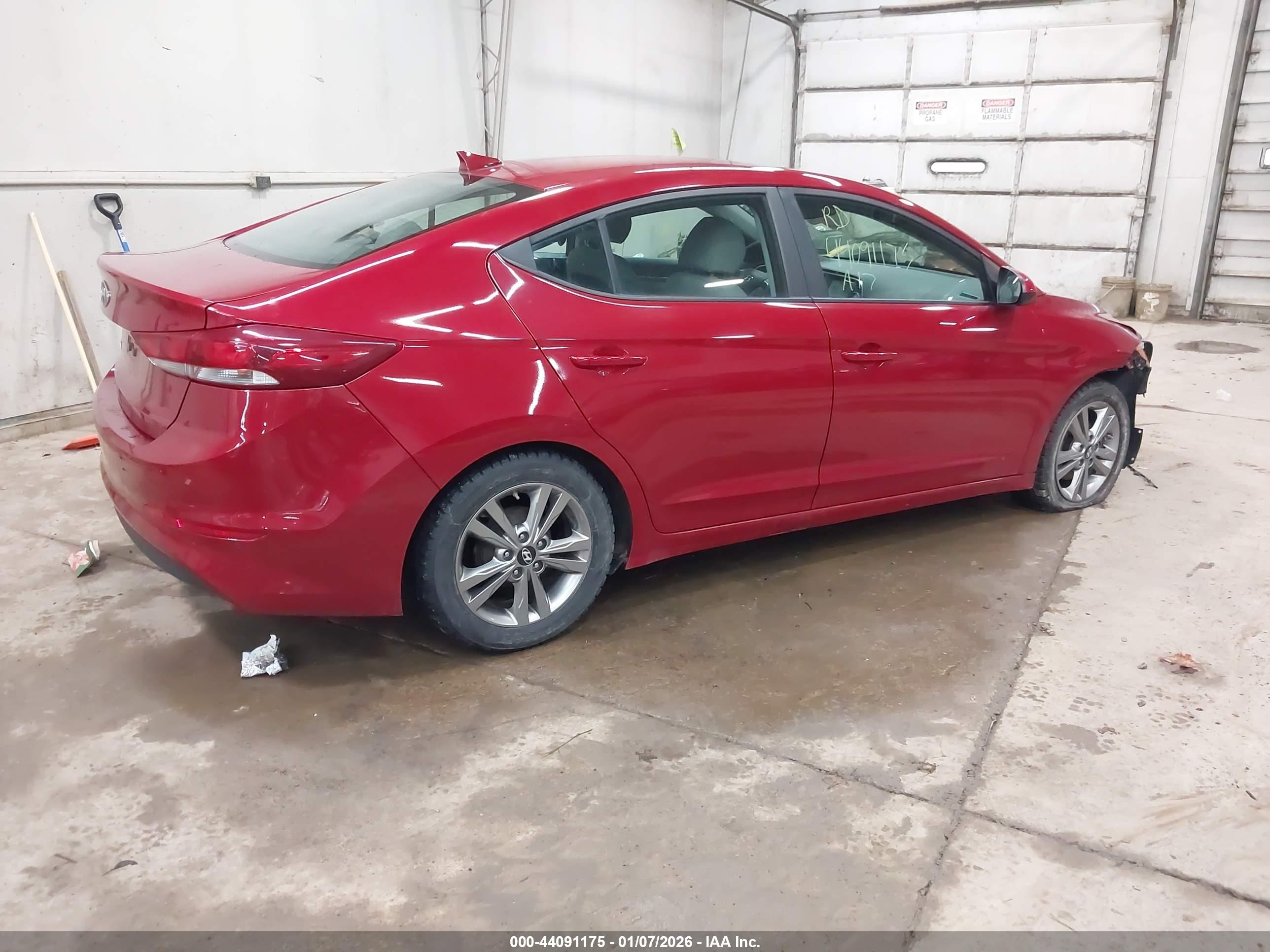 HYUNDAI ELANTRA image 4