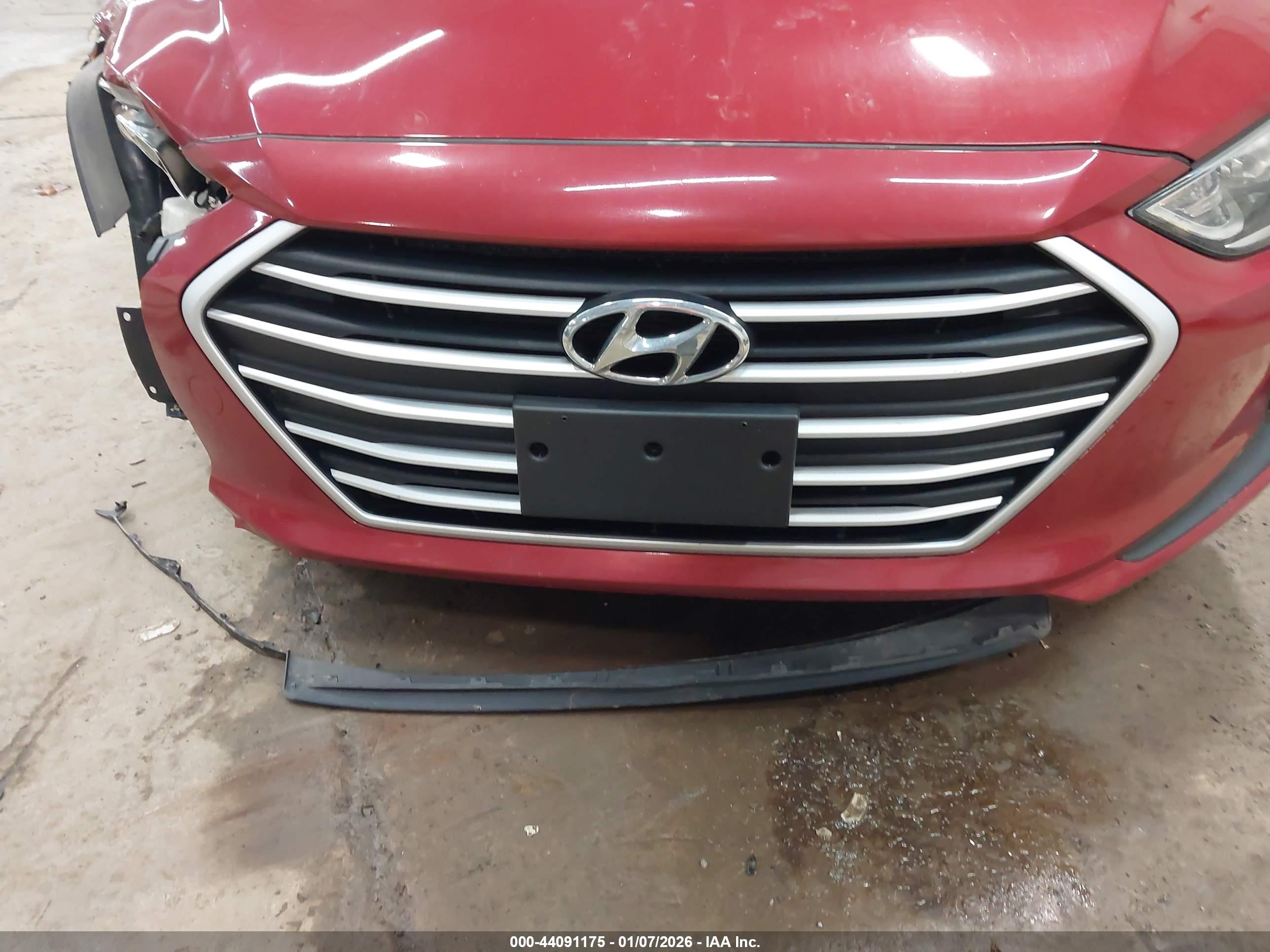 HYUNDAI ELANTRA image 6