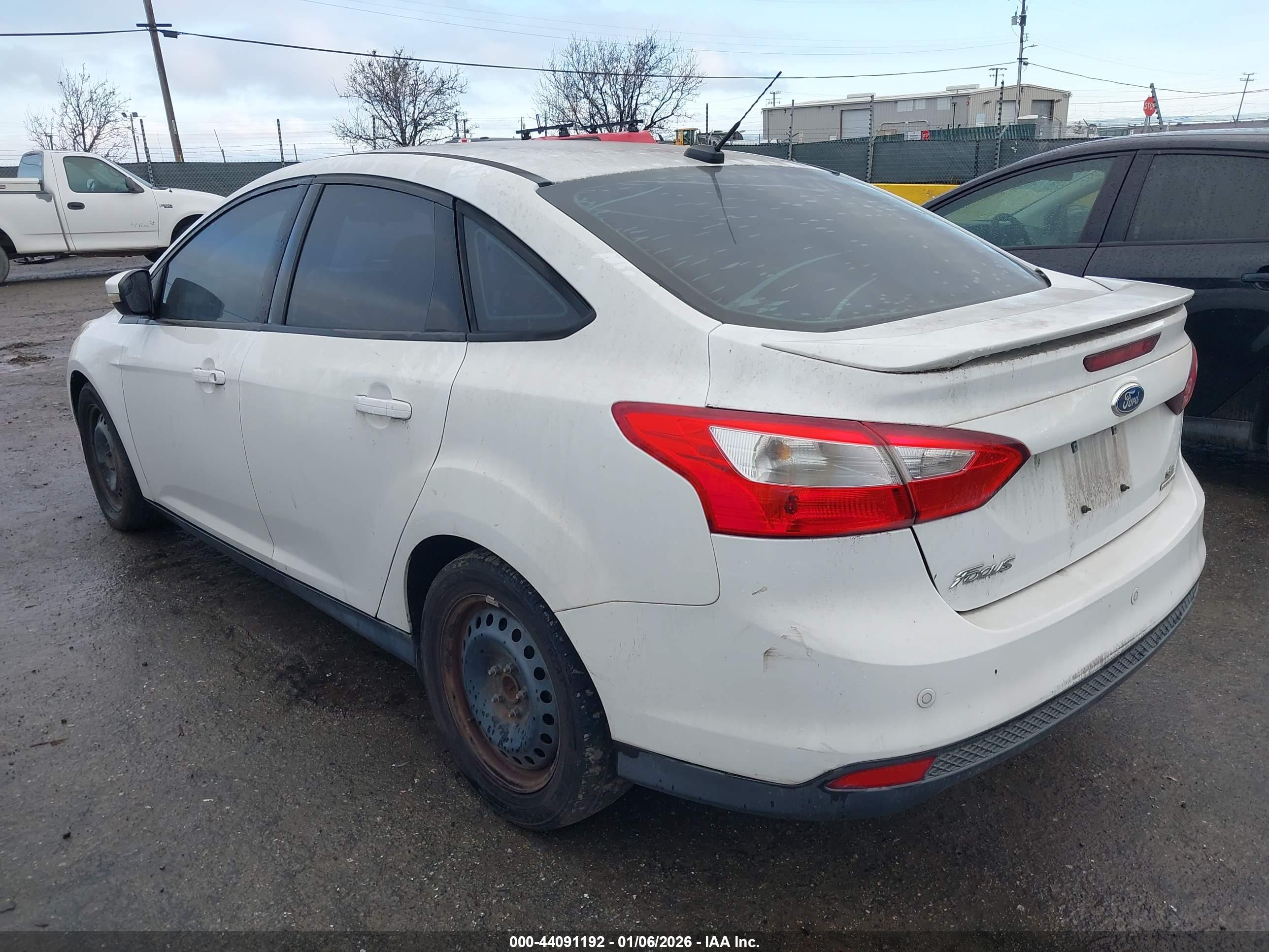 FORD FOCUS image 3