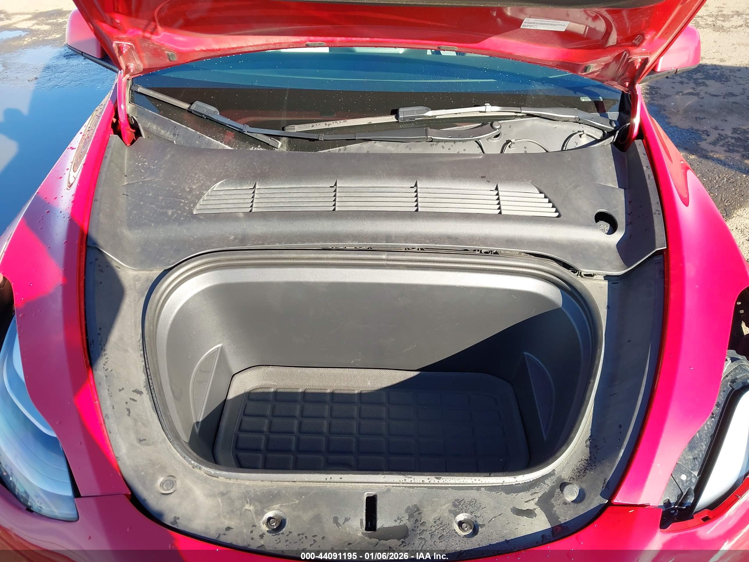 TESLA MODEL image 10