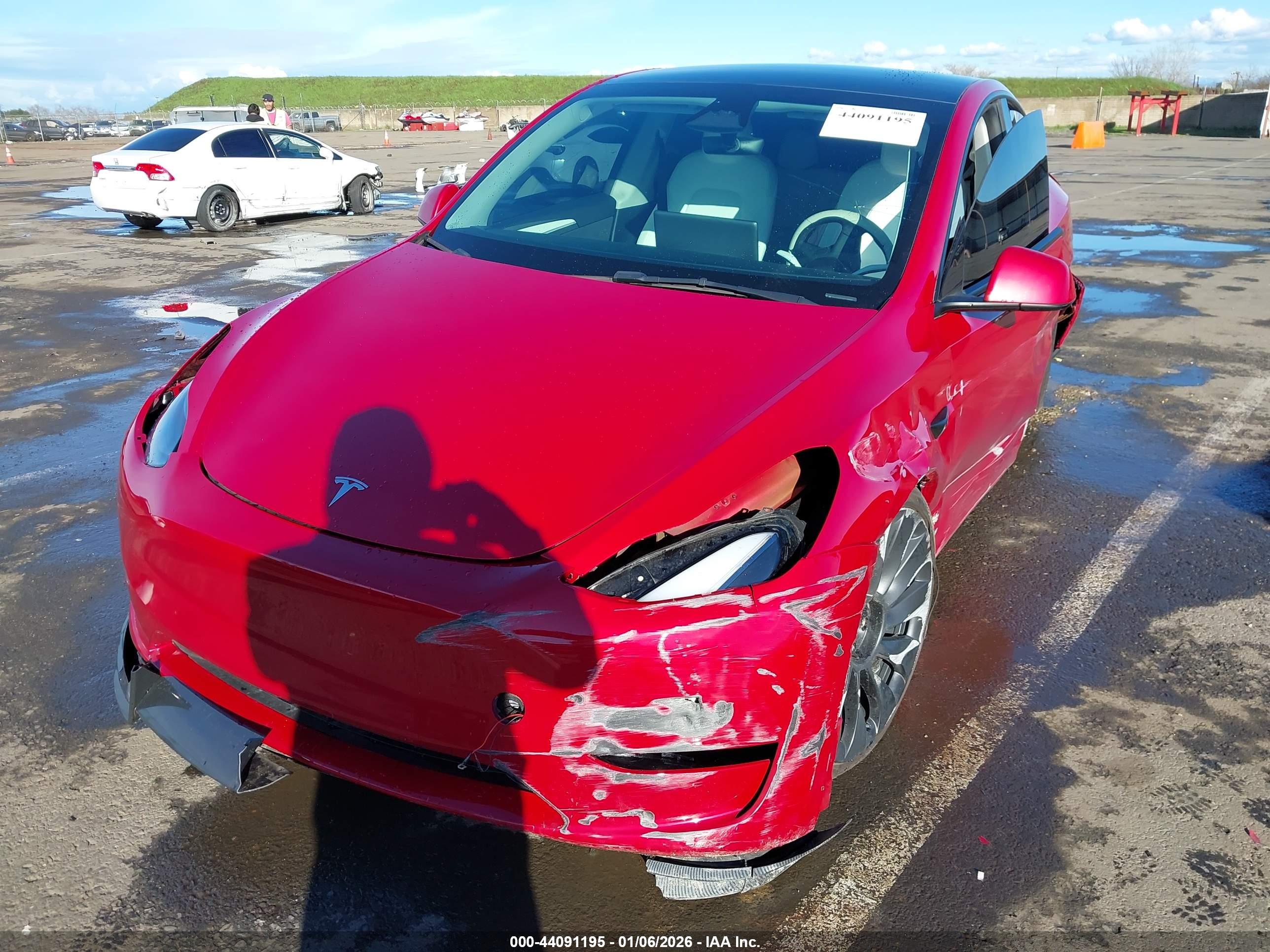 TESLA MODEL image 2