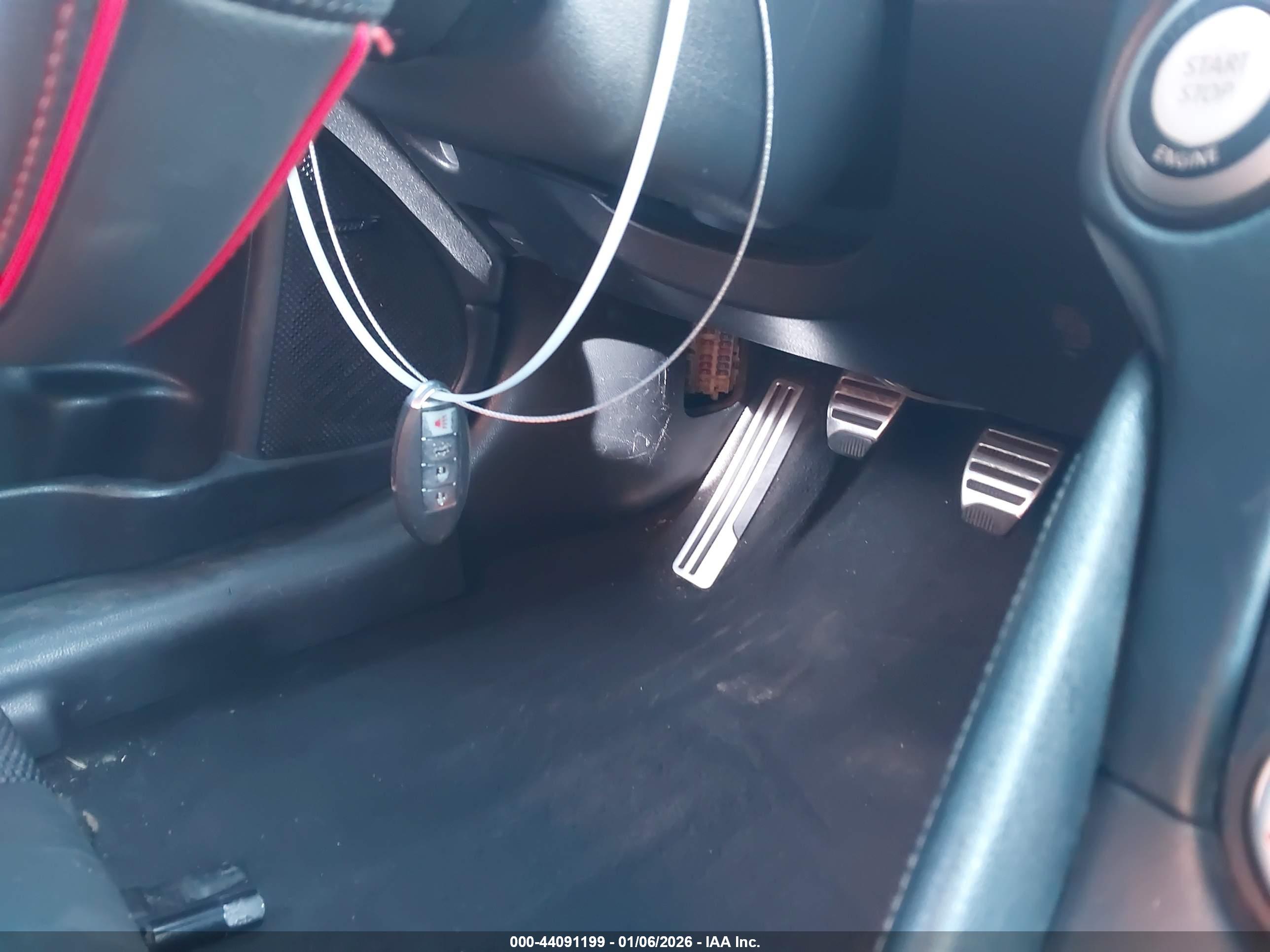 NISSAN 370Z image 11