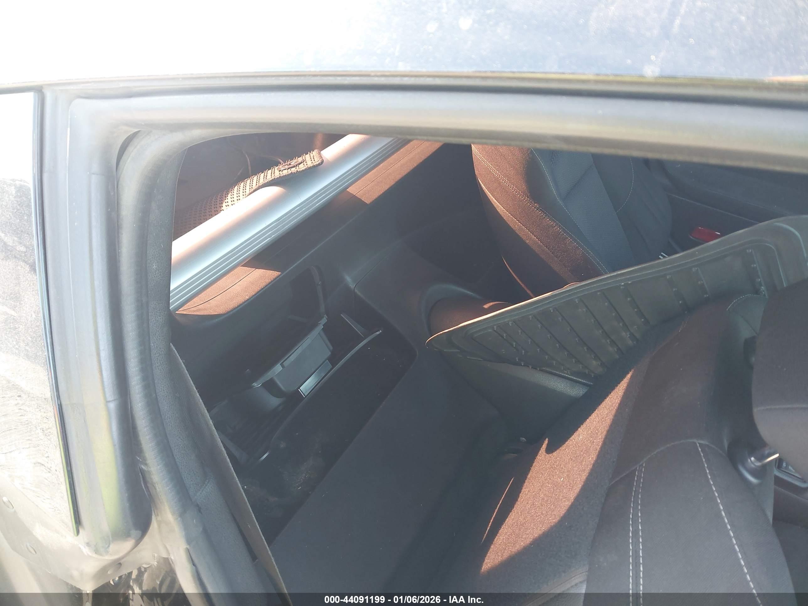 NISSAN 370Z image 8