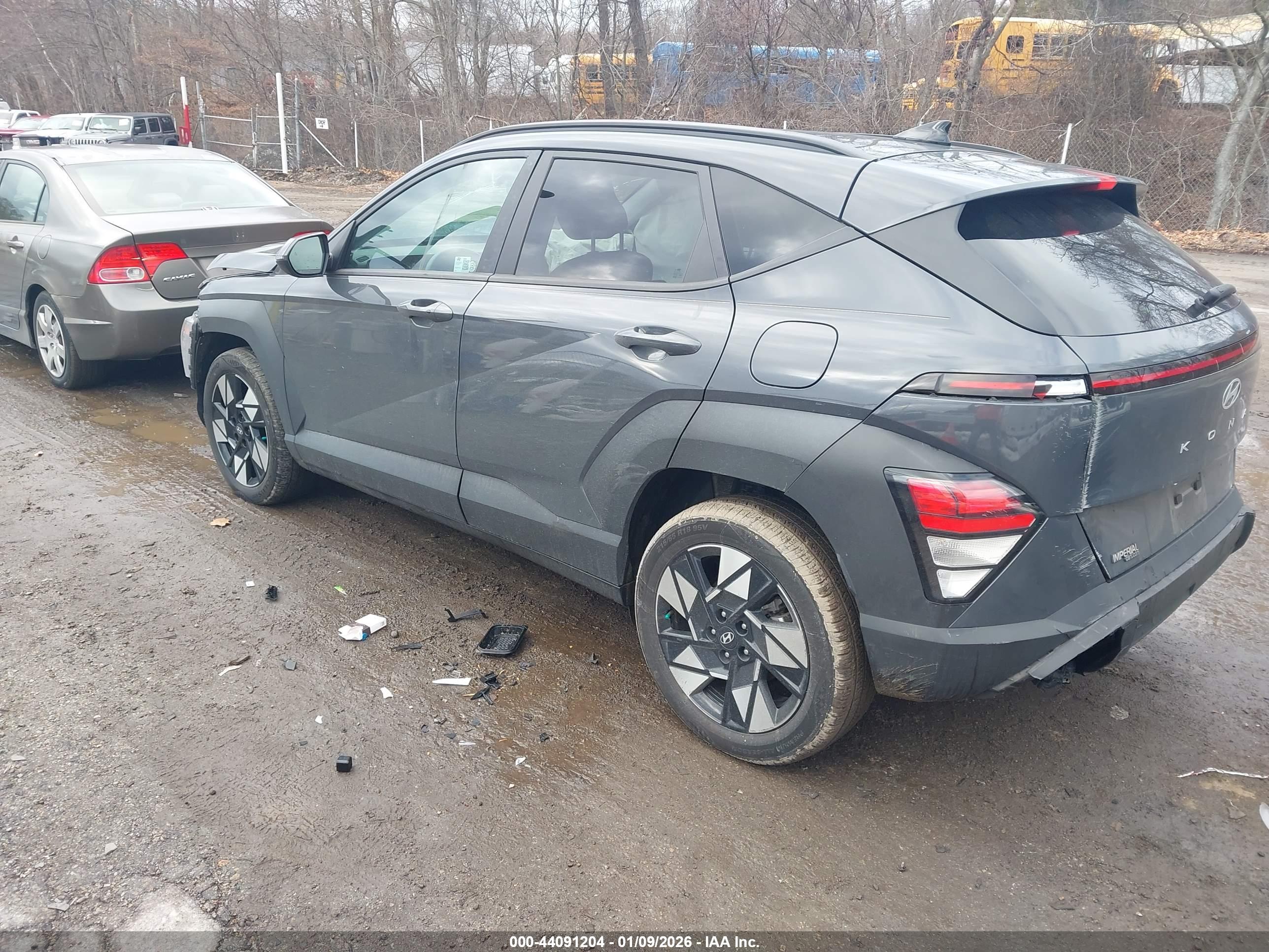 HYUNDAI KONA image 3