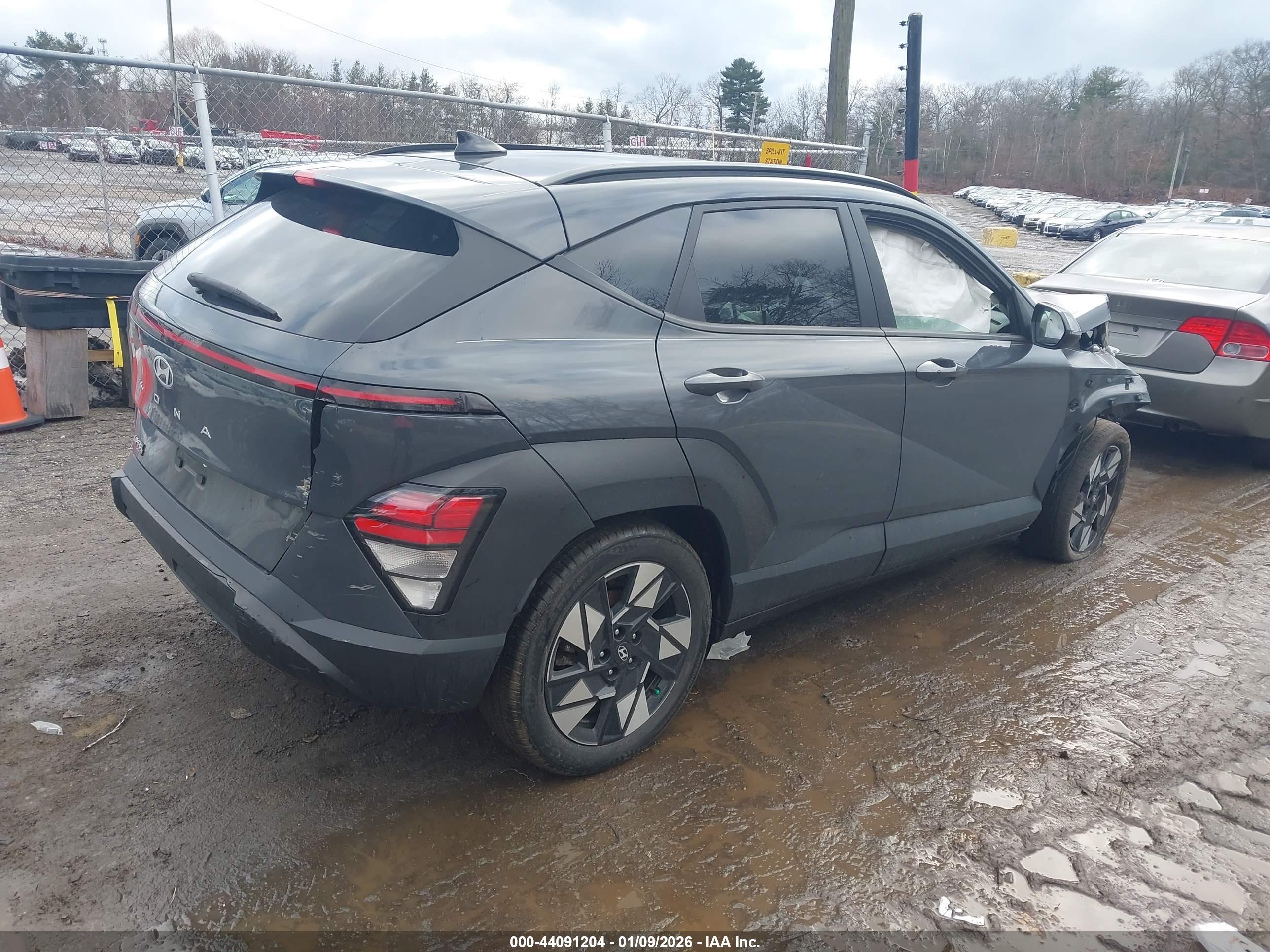 HYUNDAI KONA image 4
