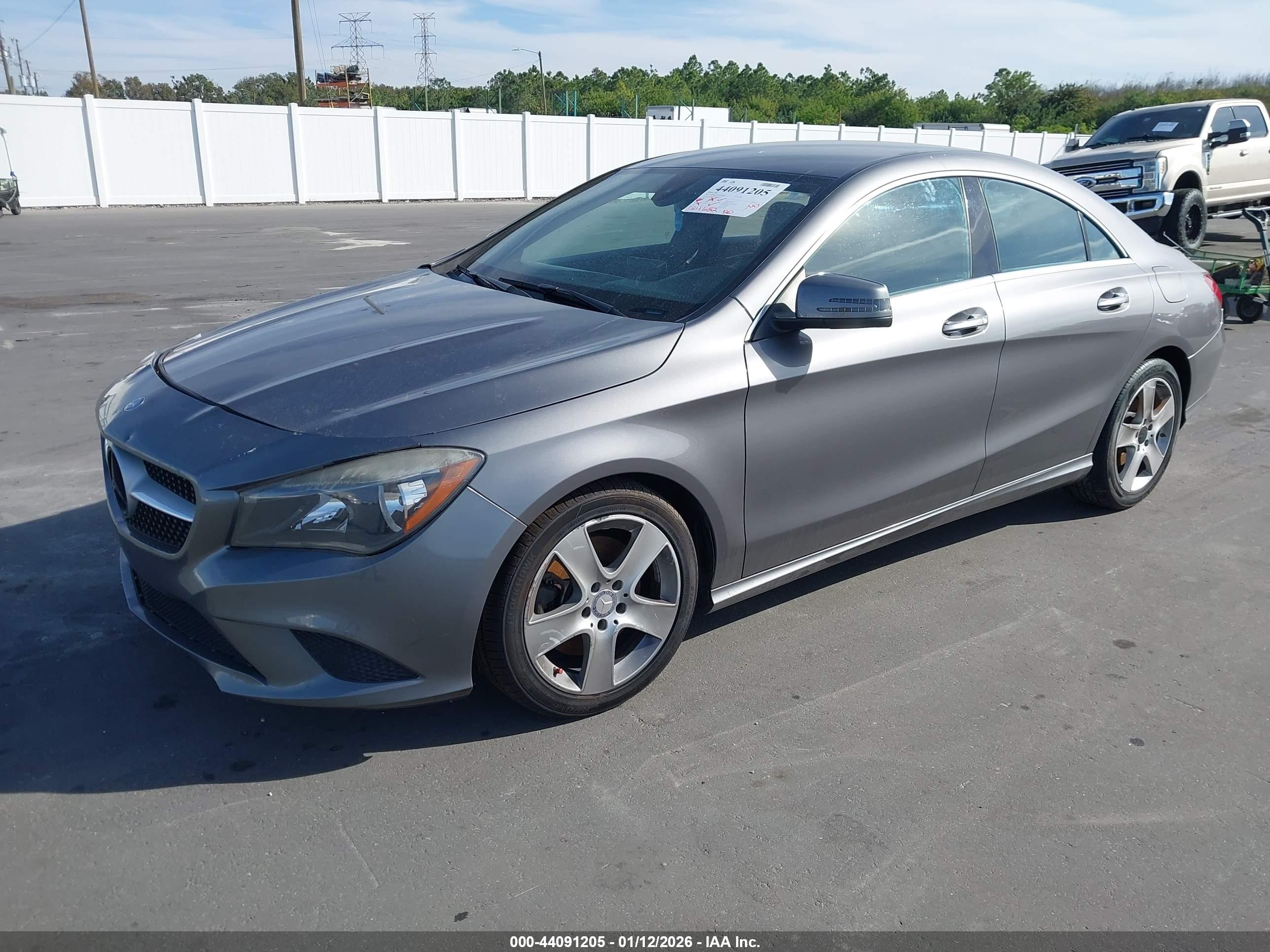 MERCEDES-BENZ CLA image 2