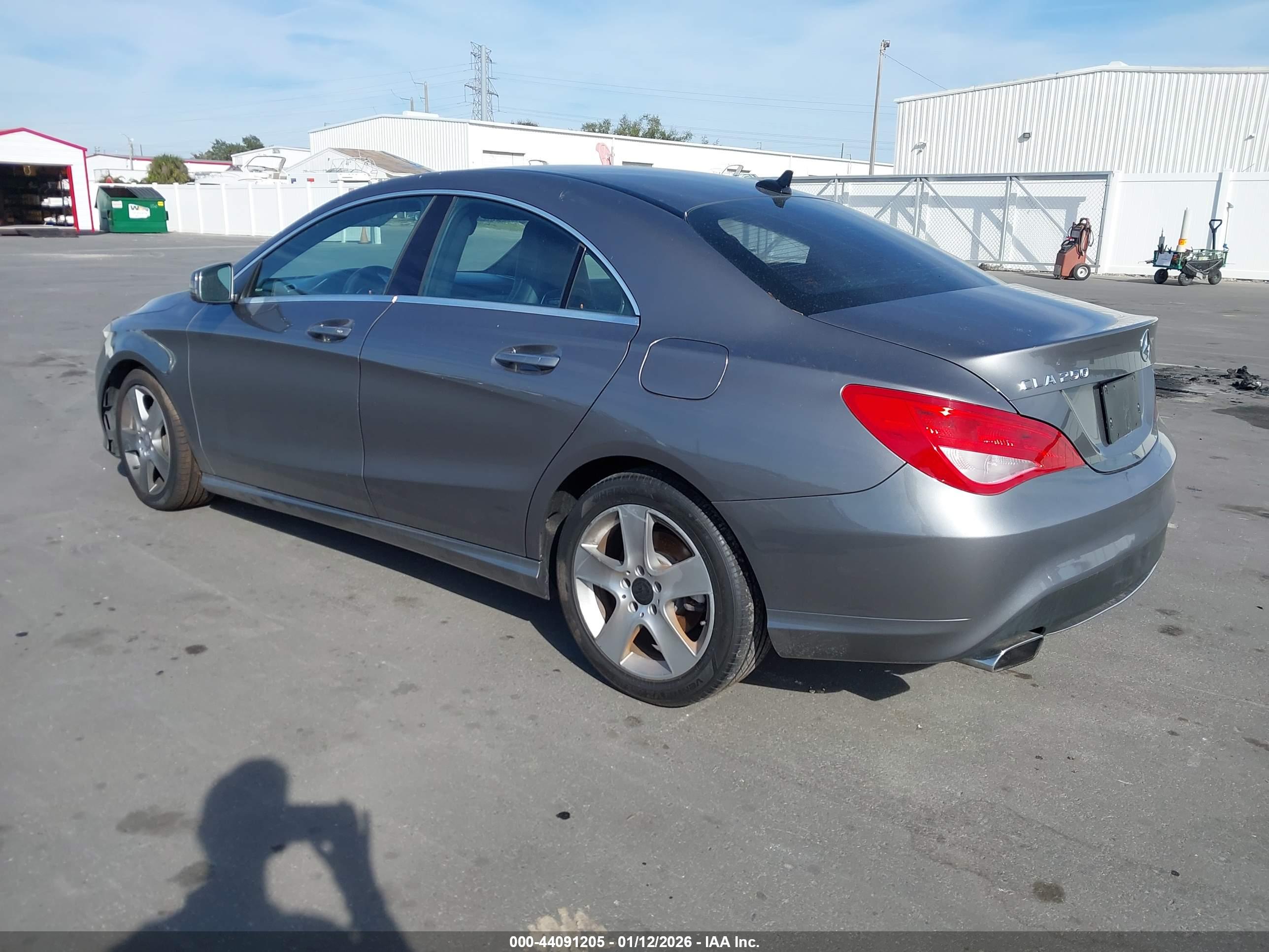 MERCEDES-BENZ CLA image 3