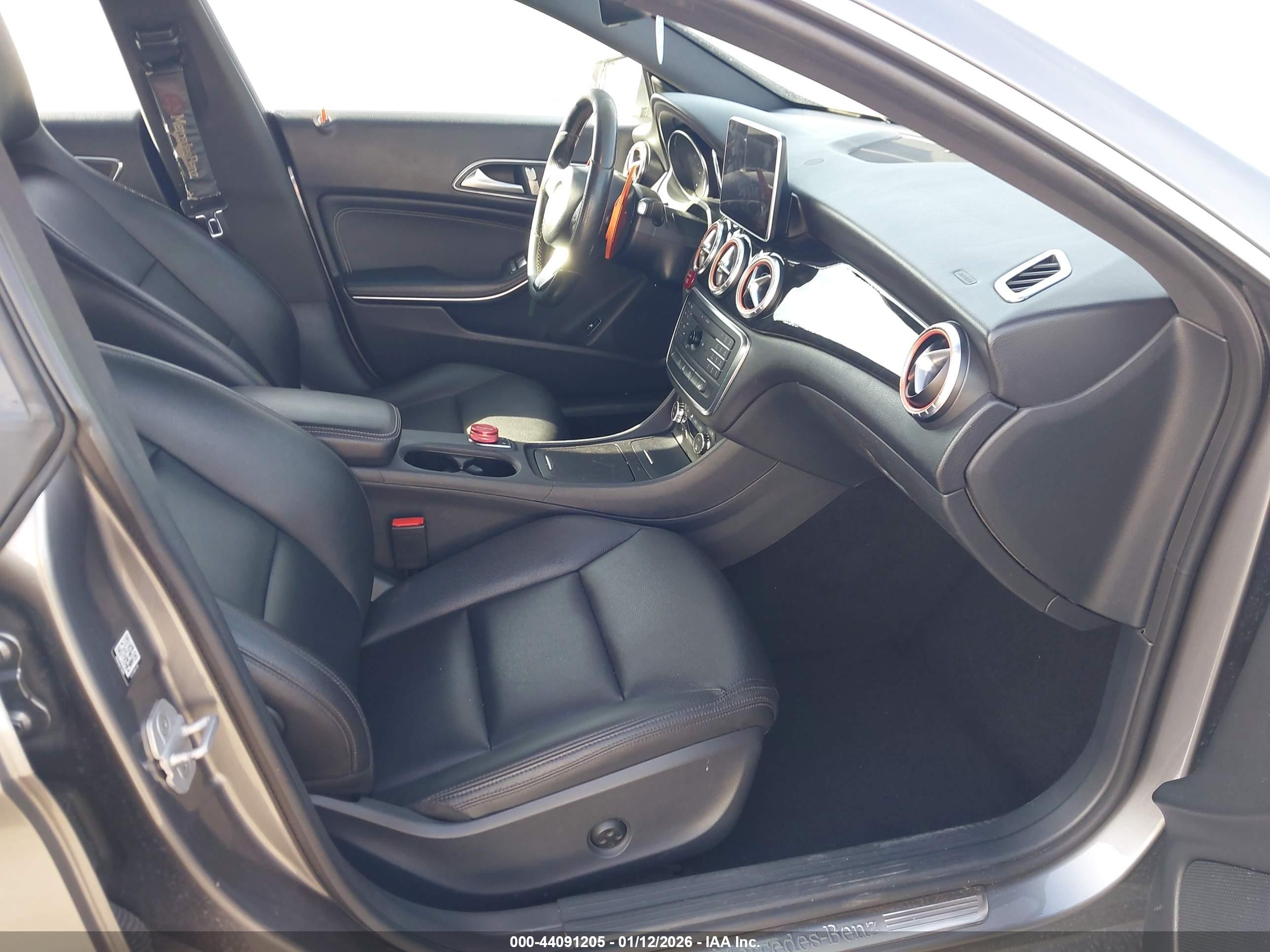MERCEDES-BENZ CLA image 5