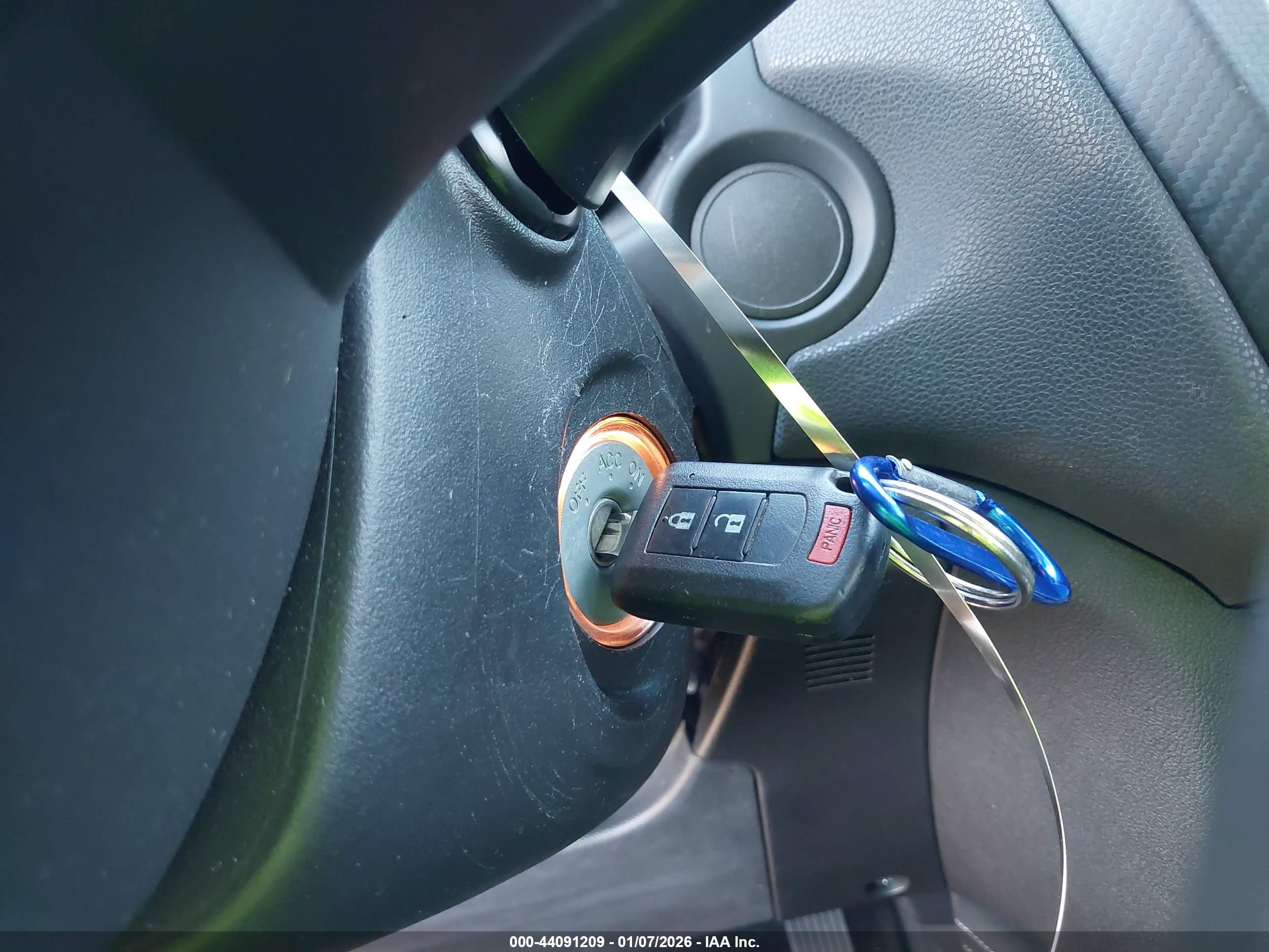 MITSUBISHI OUTLANDER image 11