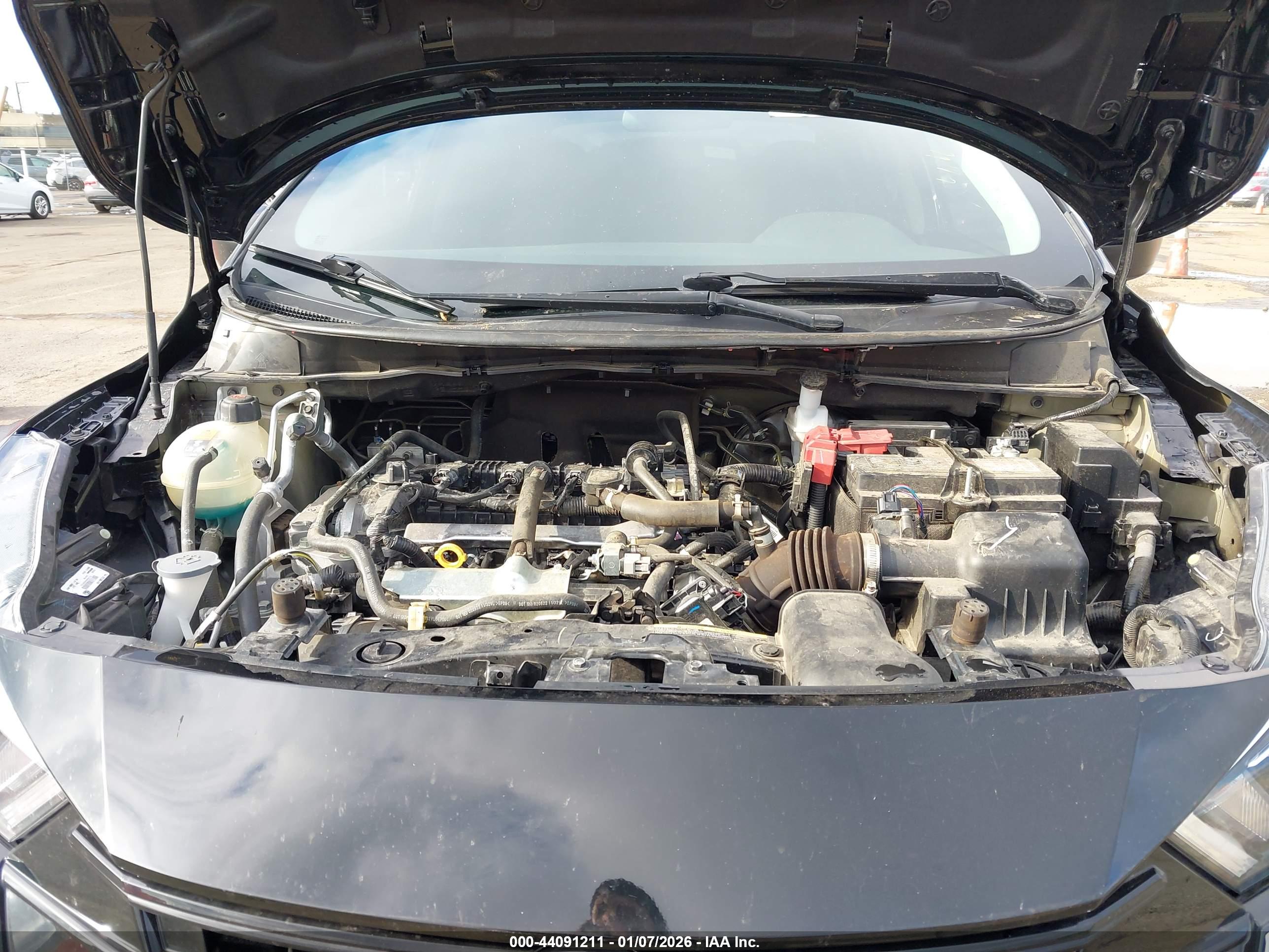 NISSAN VERSA image 10
