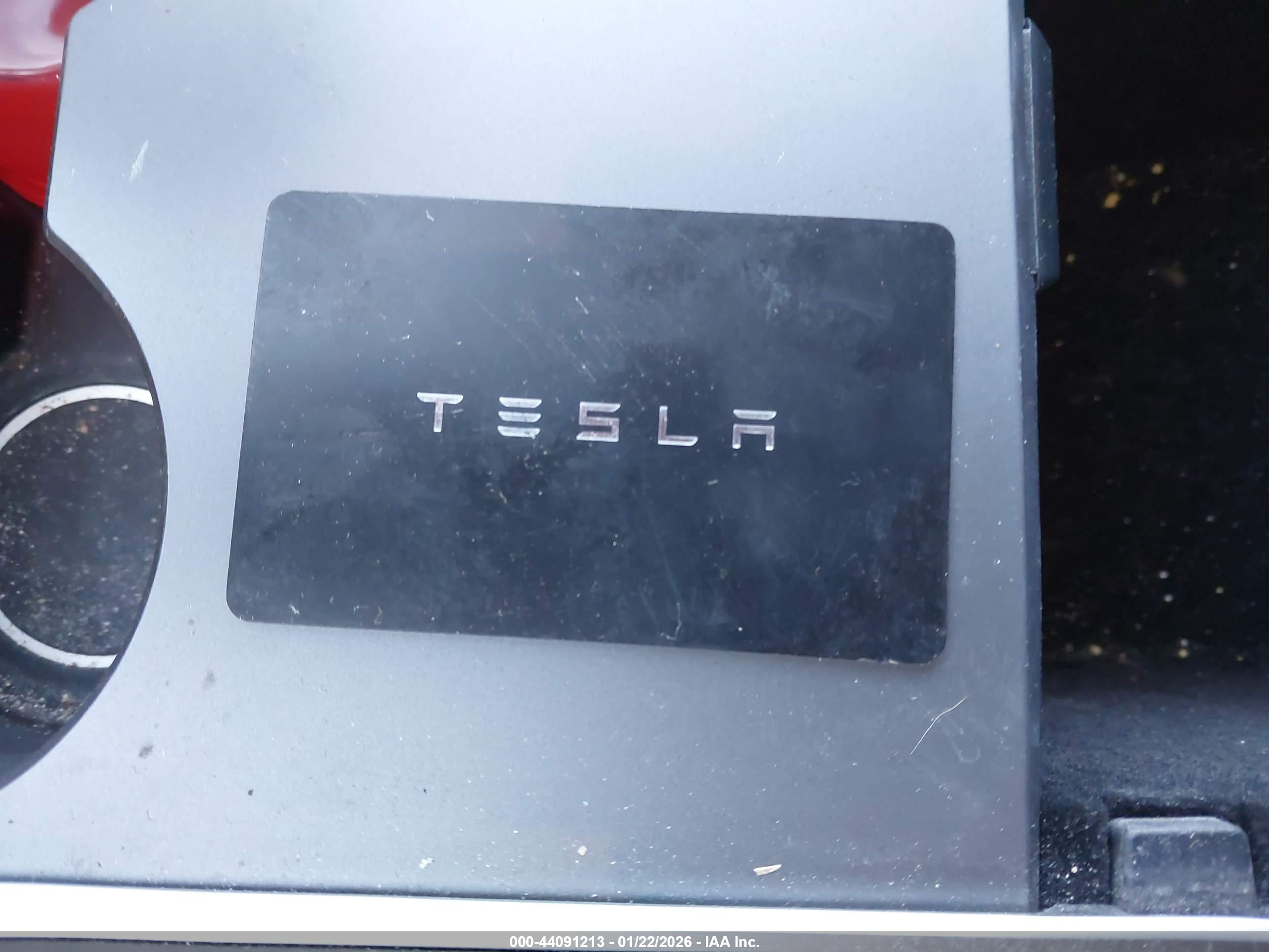 TESLA MODEL image 11