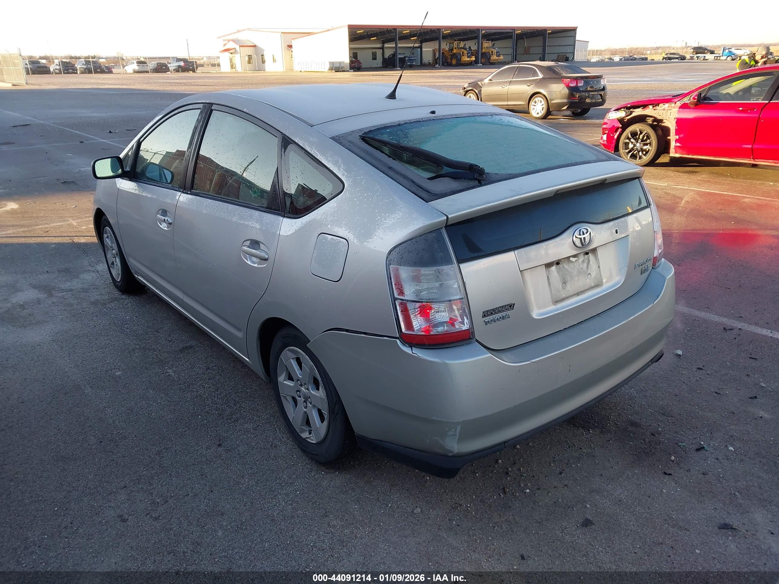TOYOTA PRIUS image 3