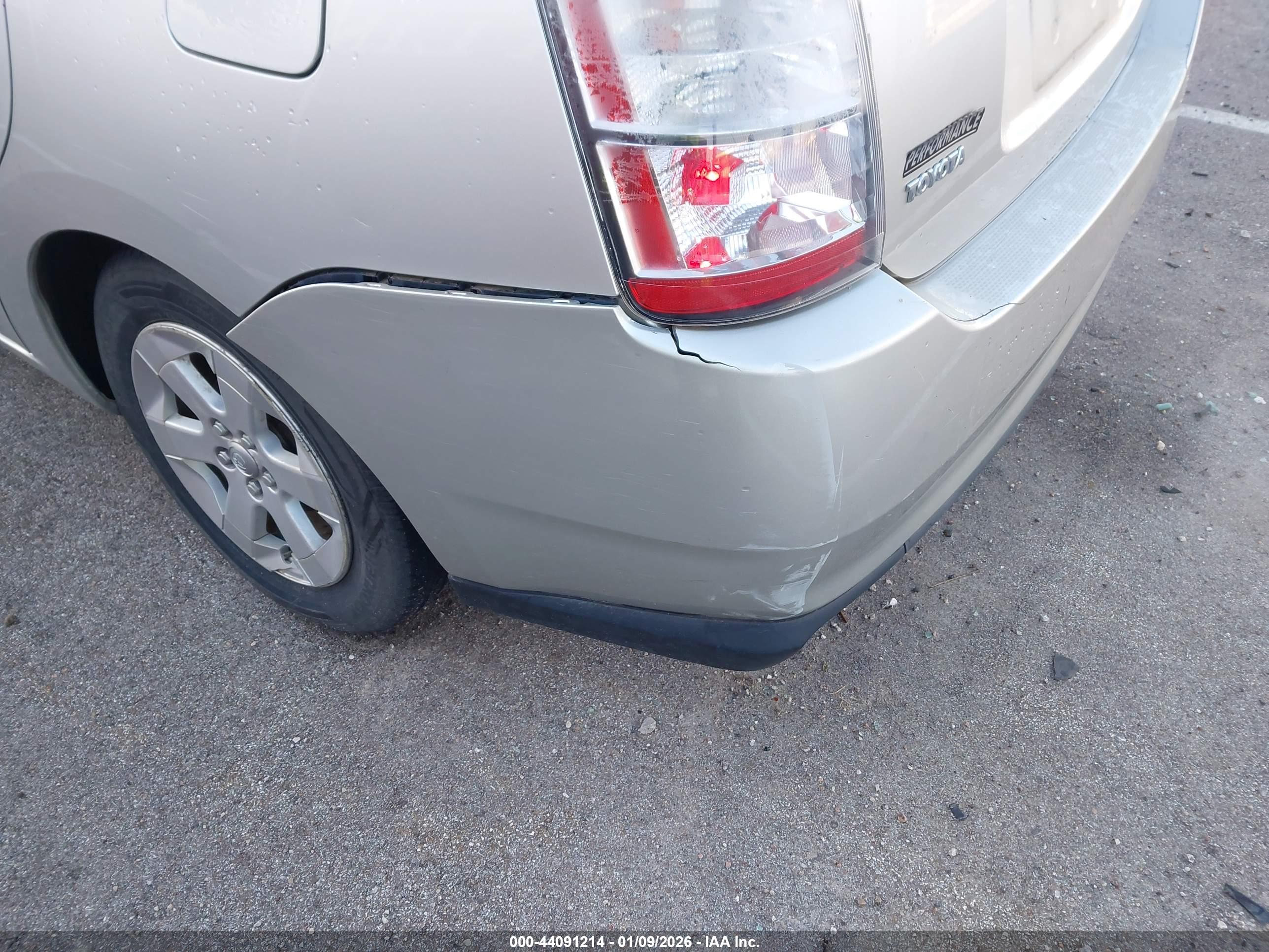 TOYOTA PRIUS image 6