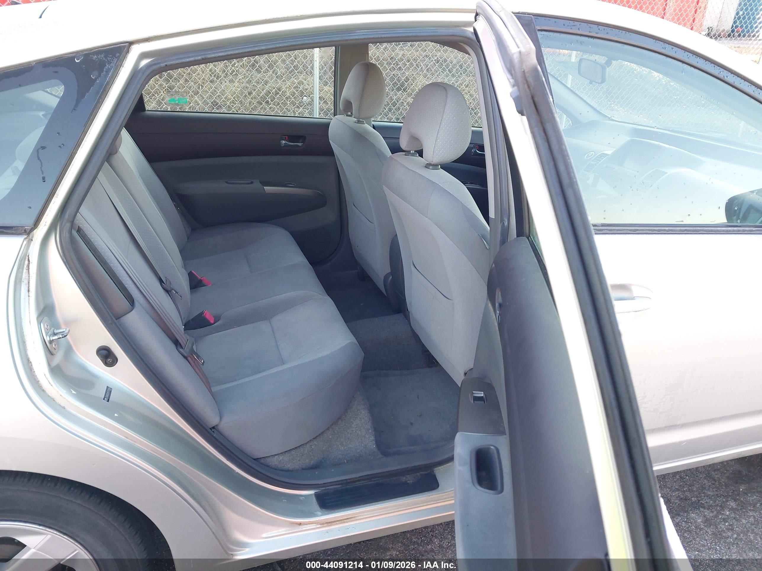 TOYOTA PRIUS image 8