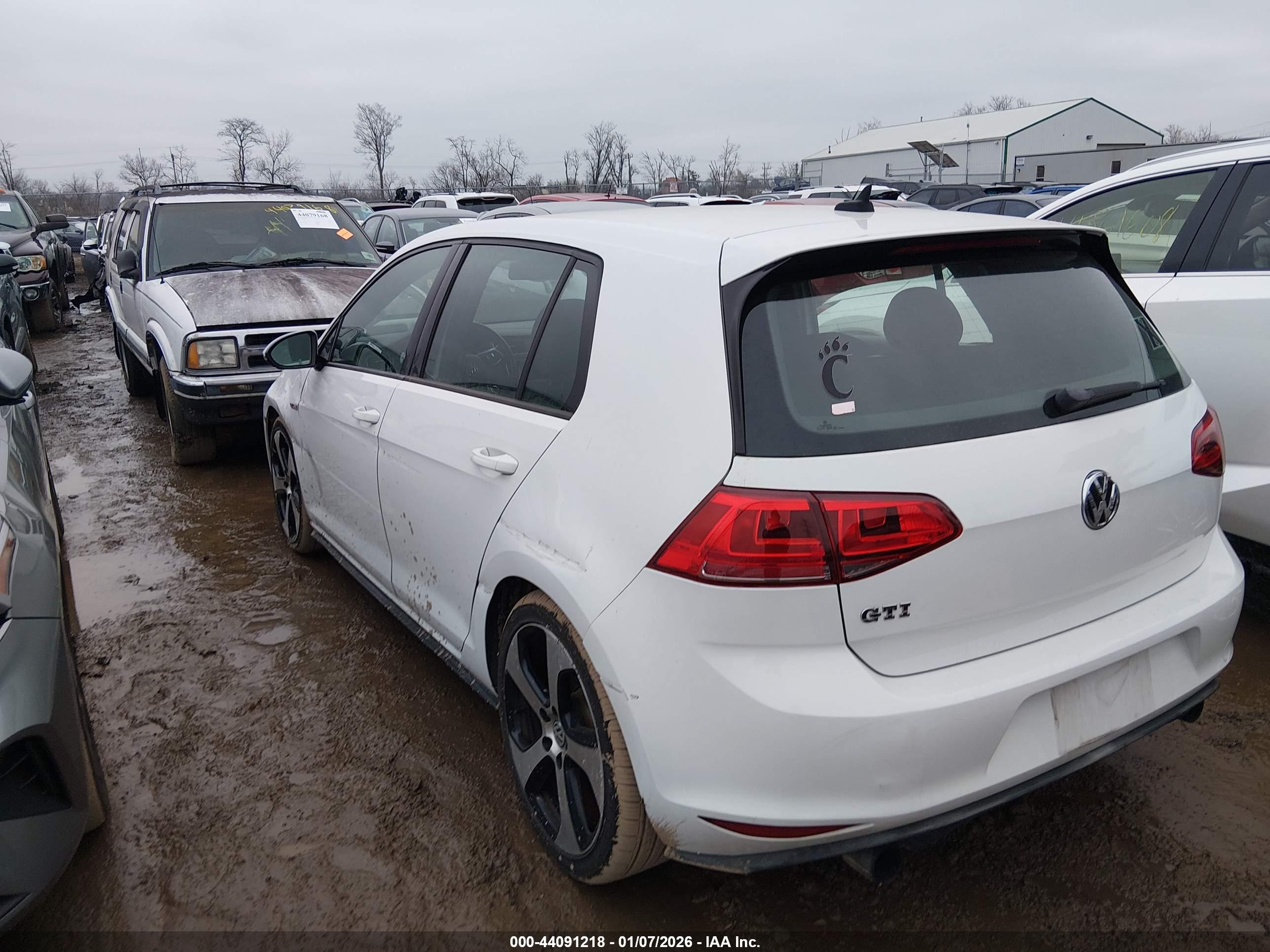 VOLKSWAGEN GOLF image 3