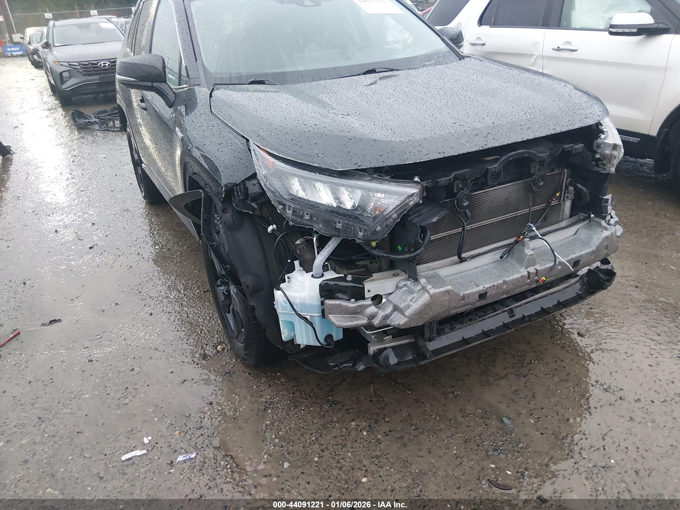 TOYOTA RAV4 image 6