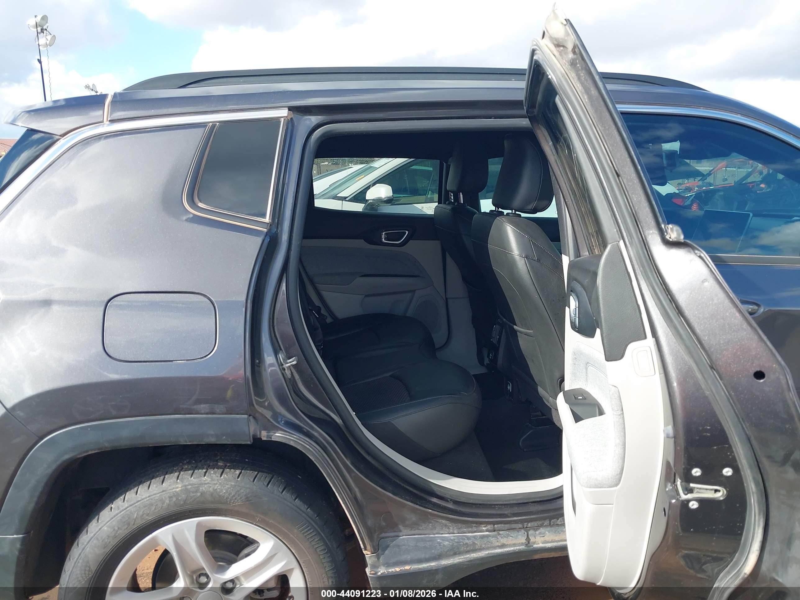 JEEP COMPASS image 8