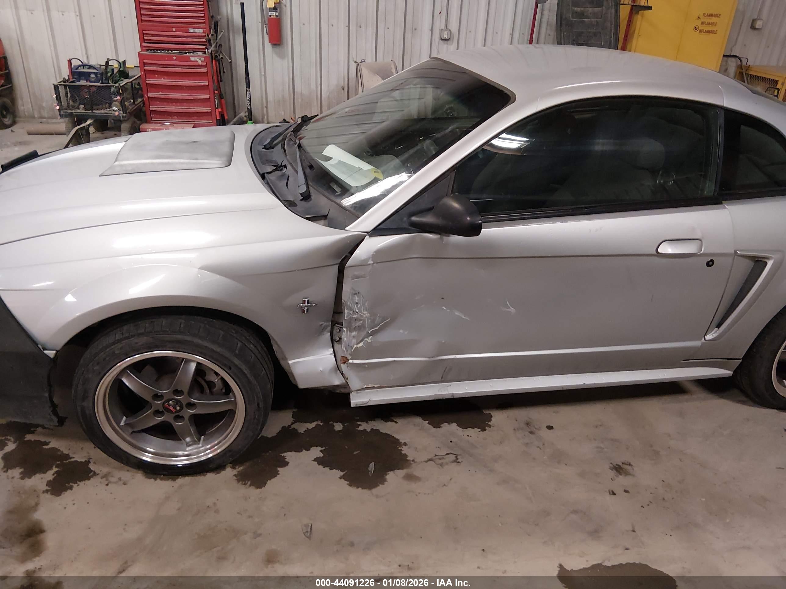 FORD MUSTANG image 6