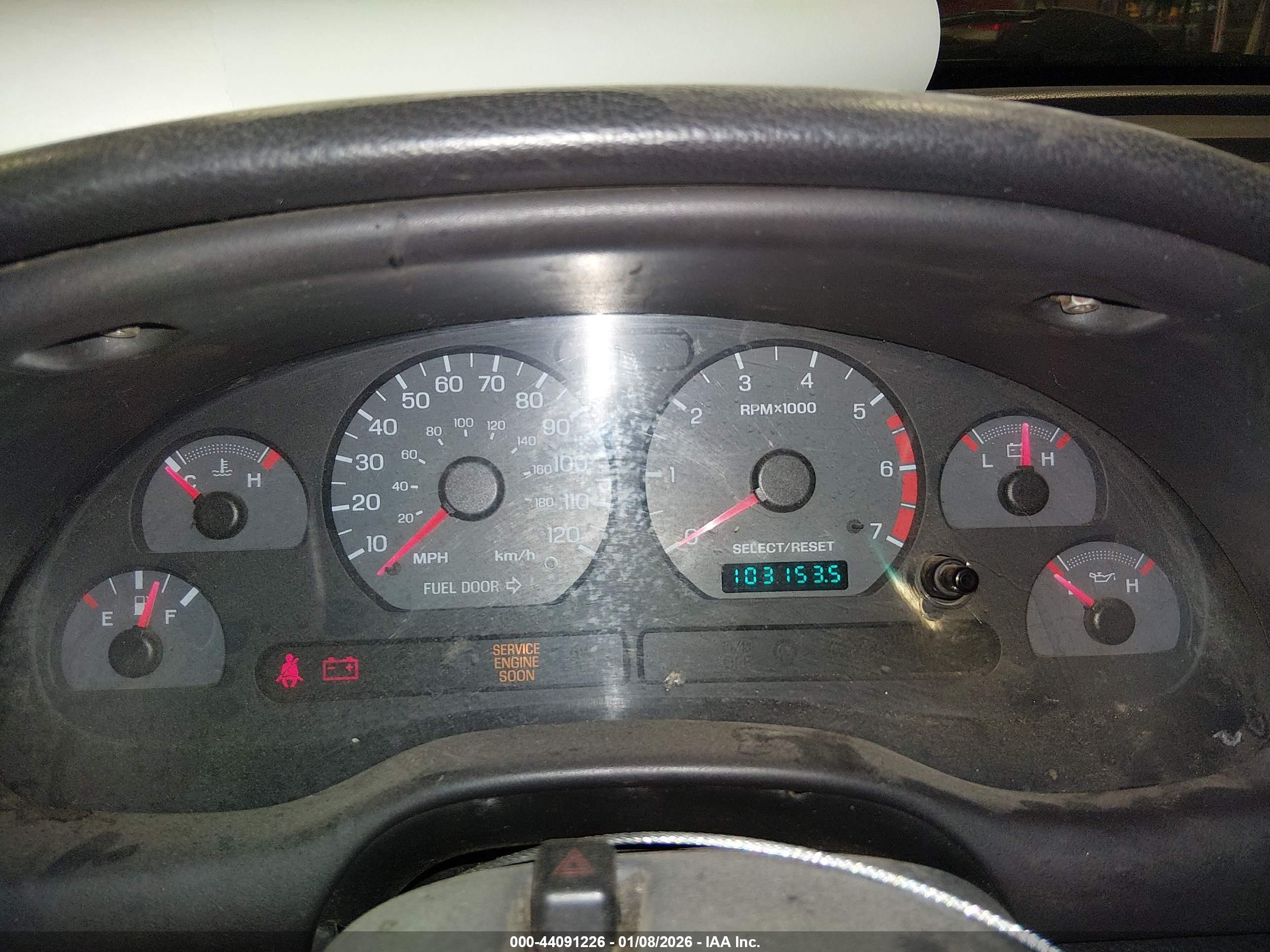 FORD MUSTANG image 7
