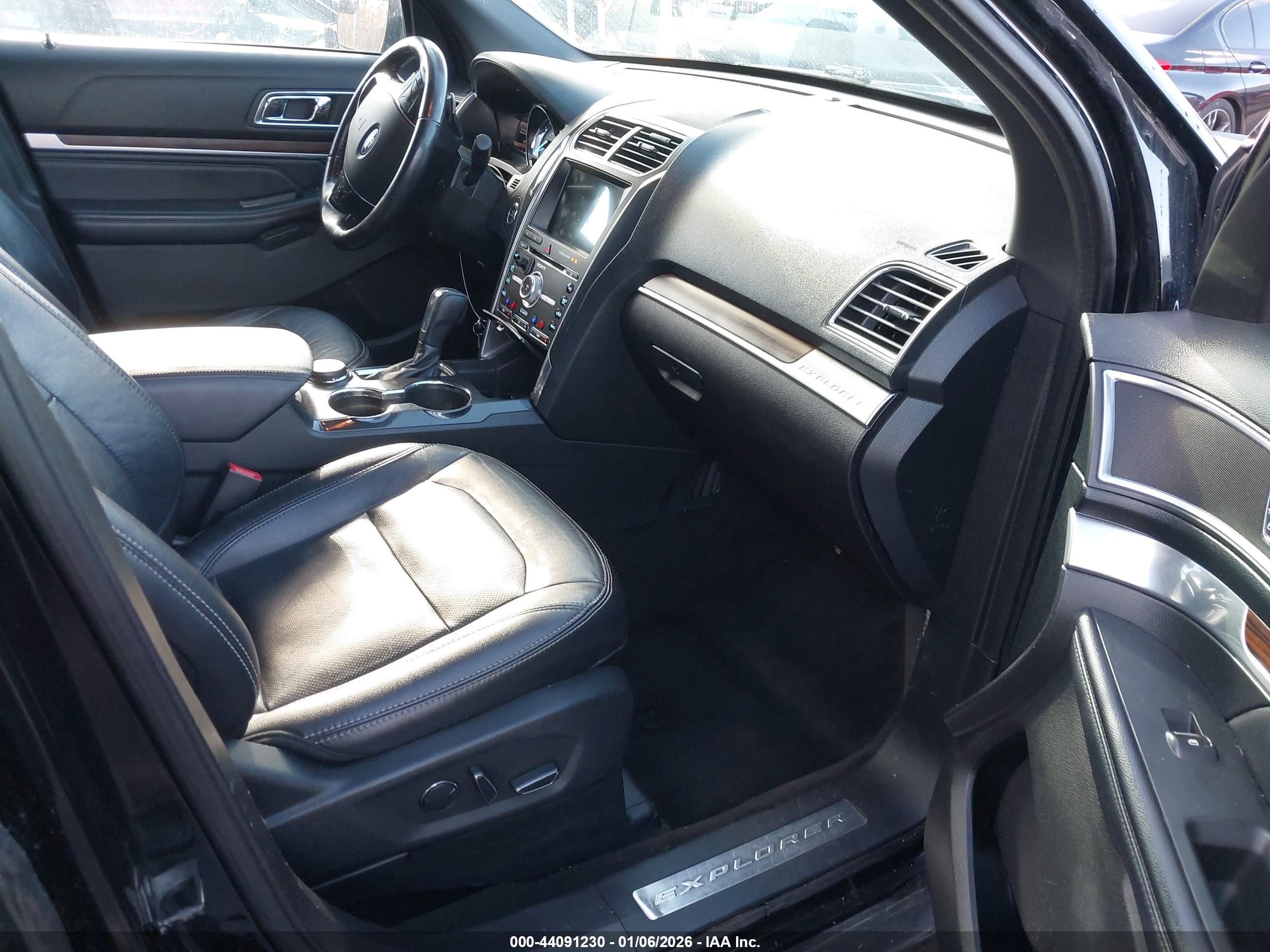FORD EXPLORER image 5