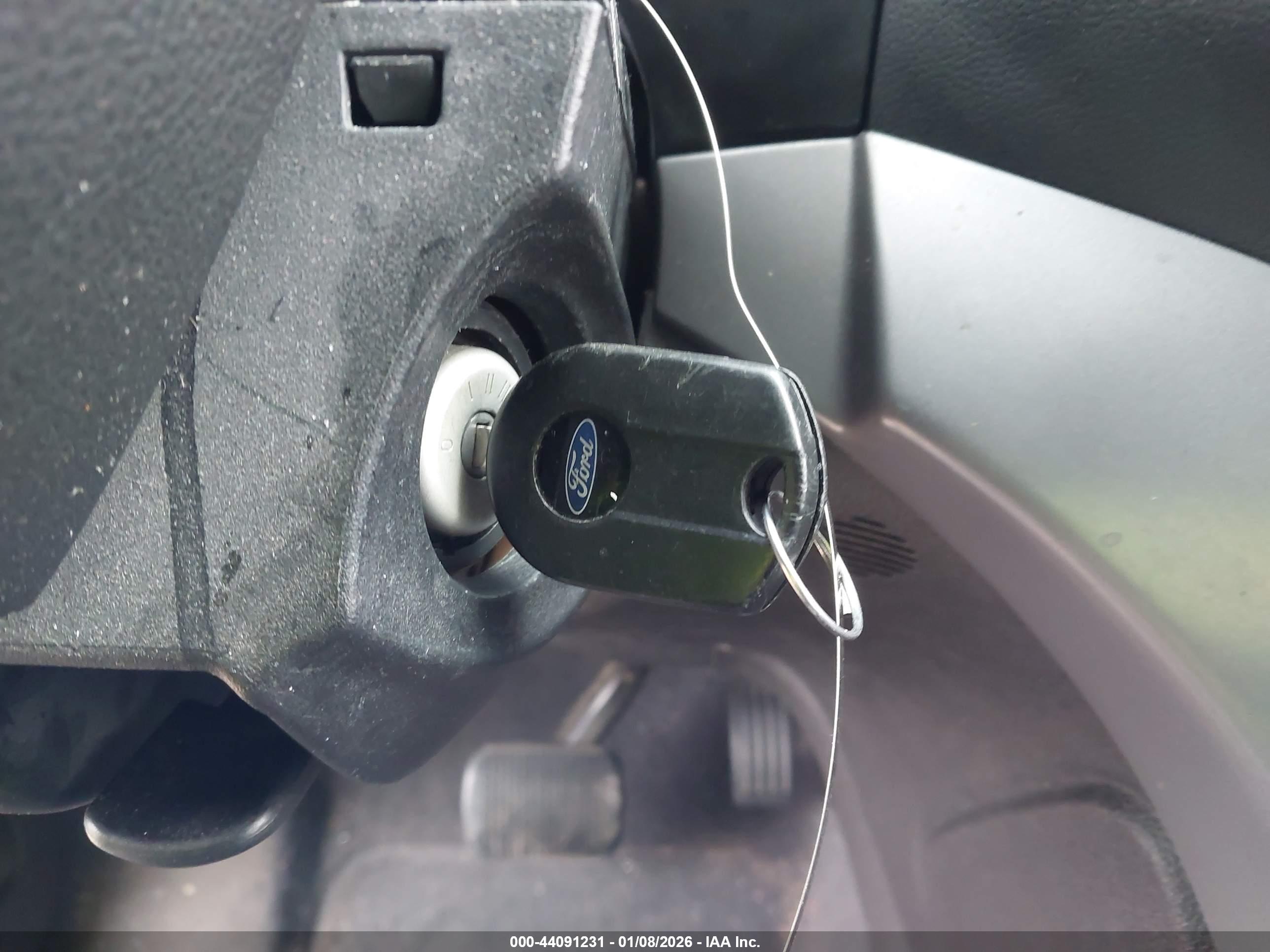 FORD C-MAX image 11