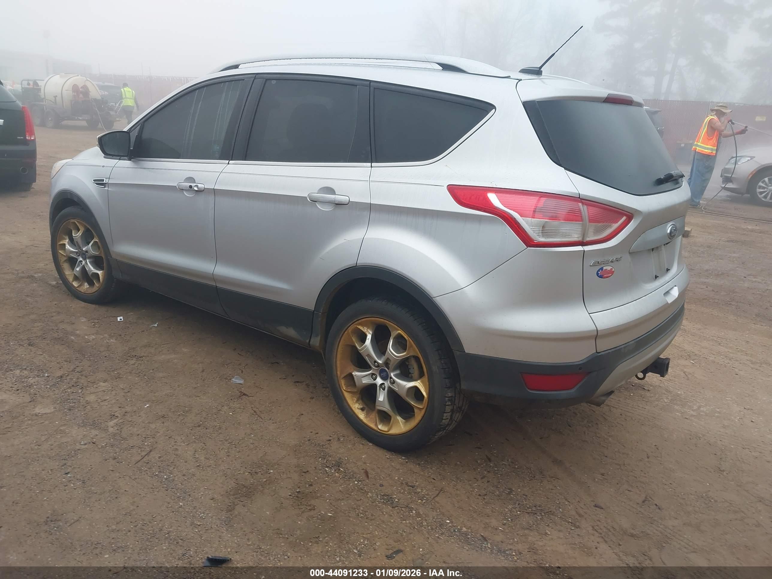 FORD ESCAPE image 3