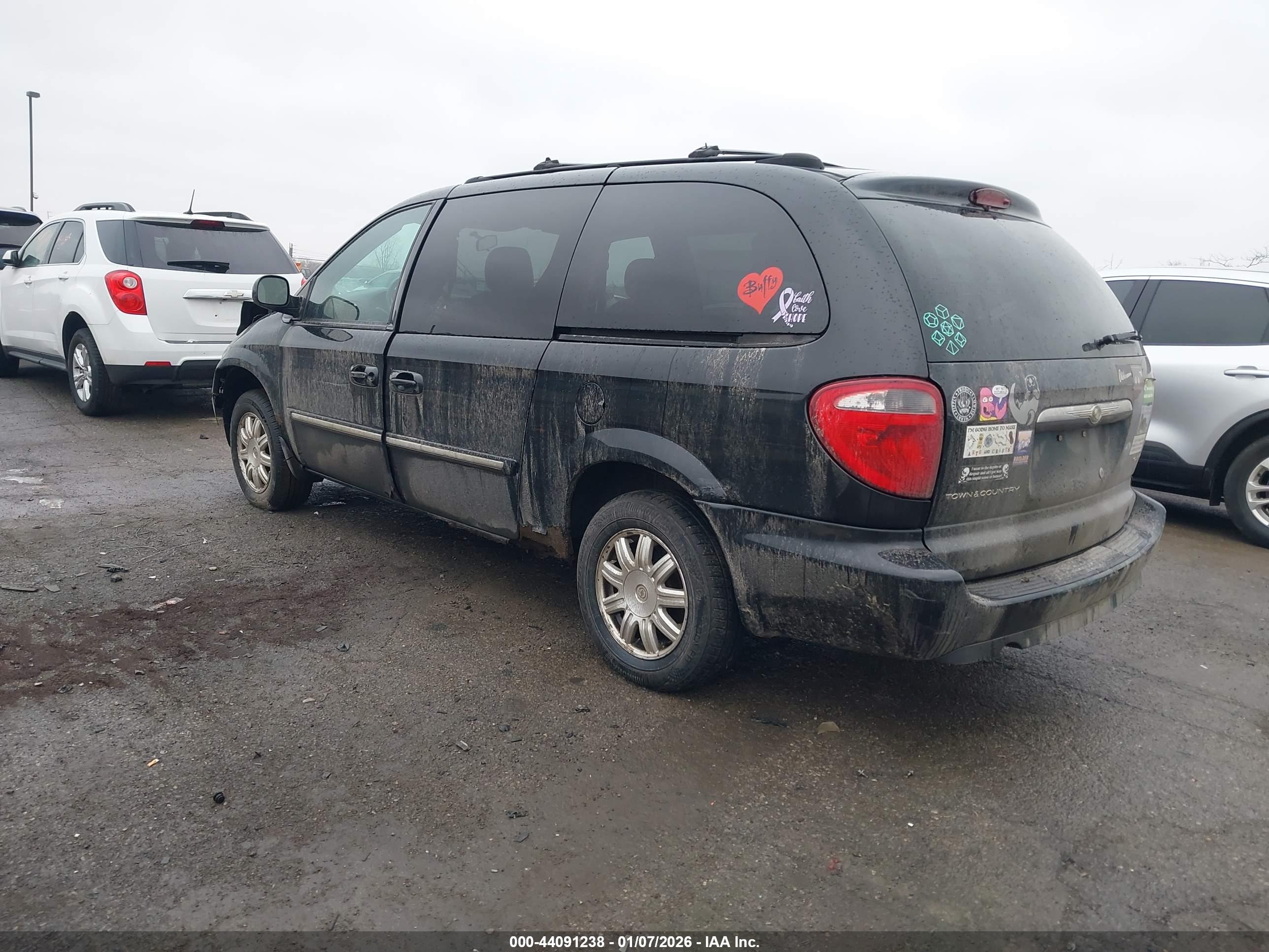 CHRYSLER TOWN image 3