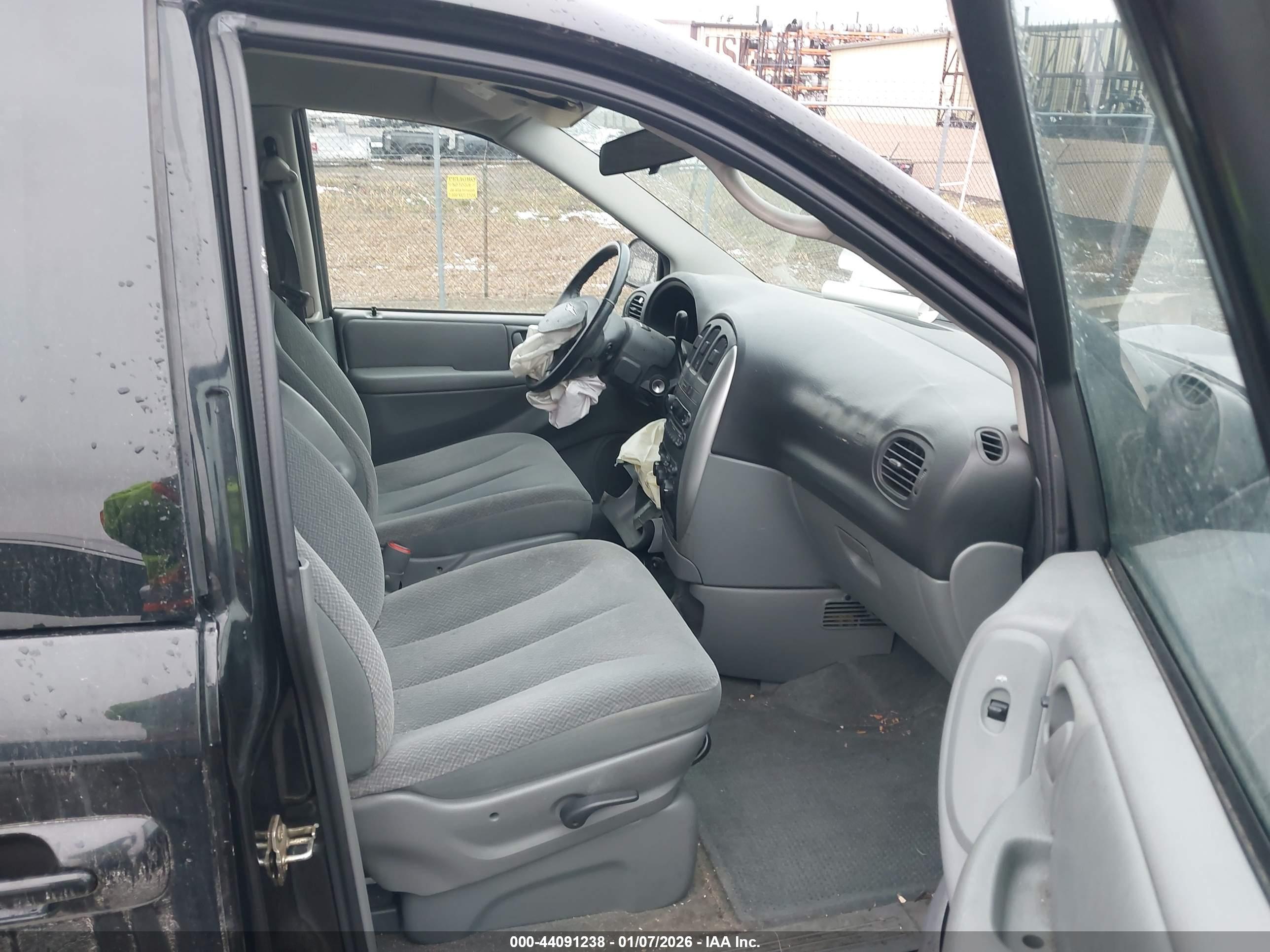 CHRYSLER TOWN image 5