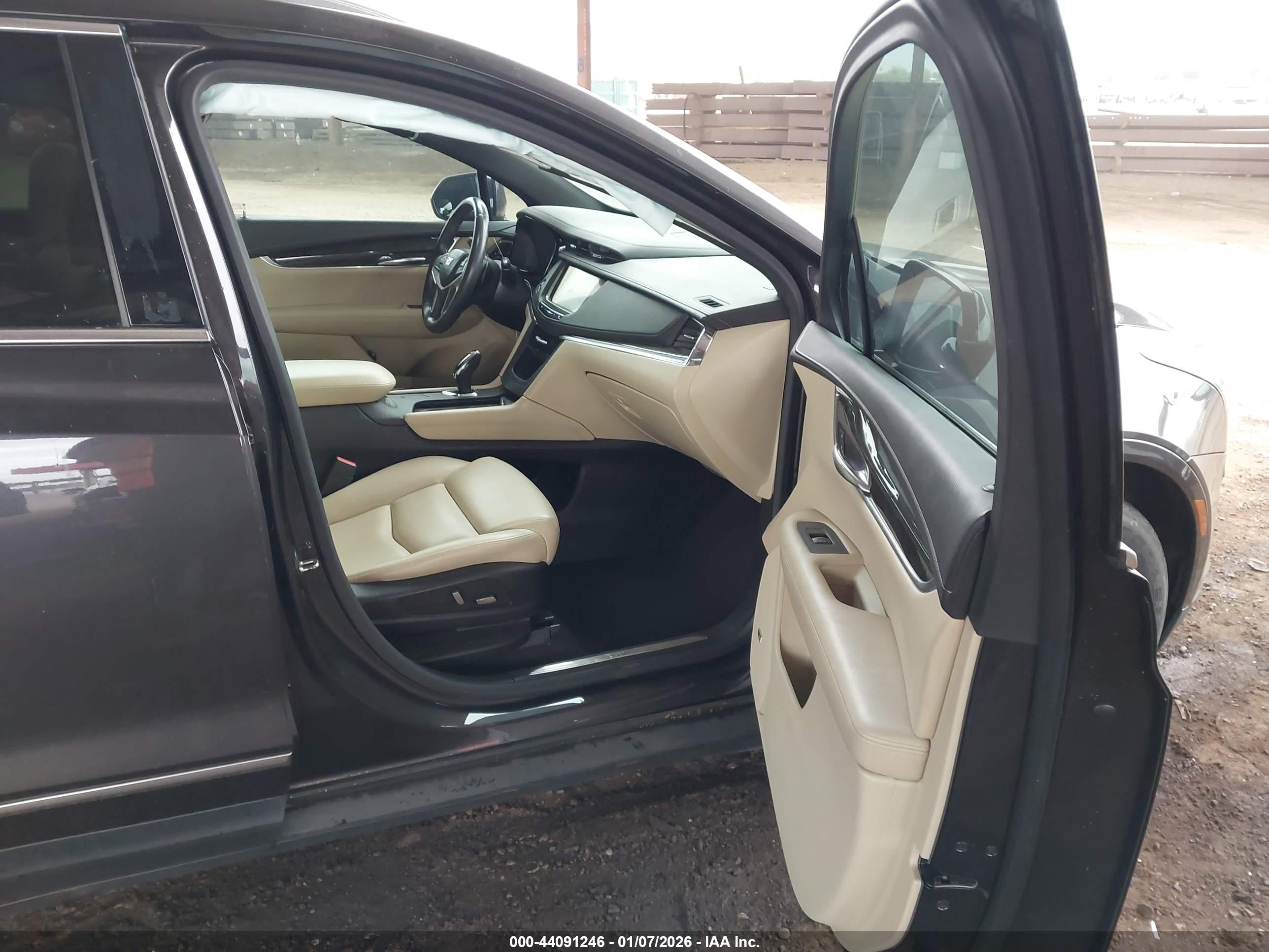 CADILLAC XT5 image 5