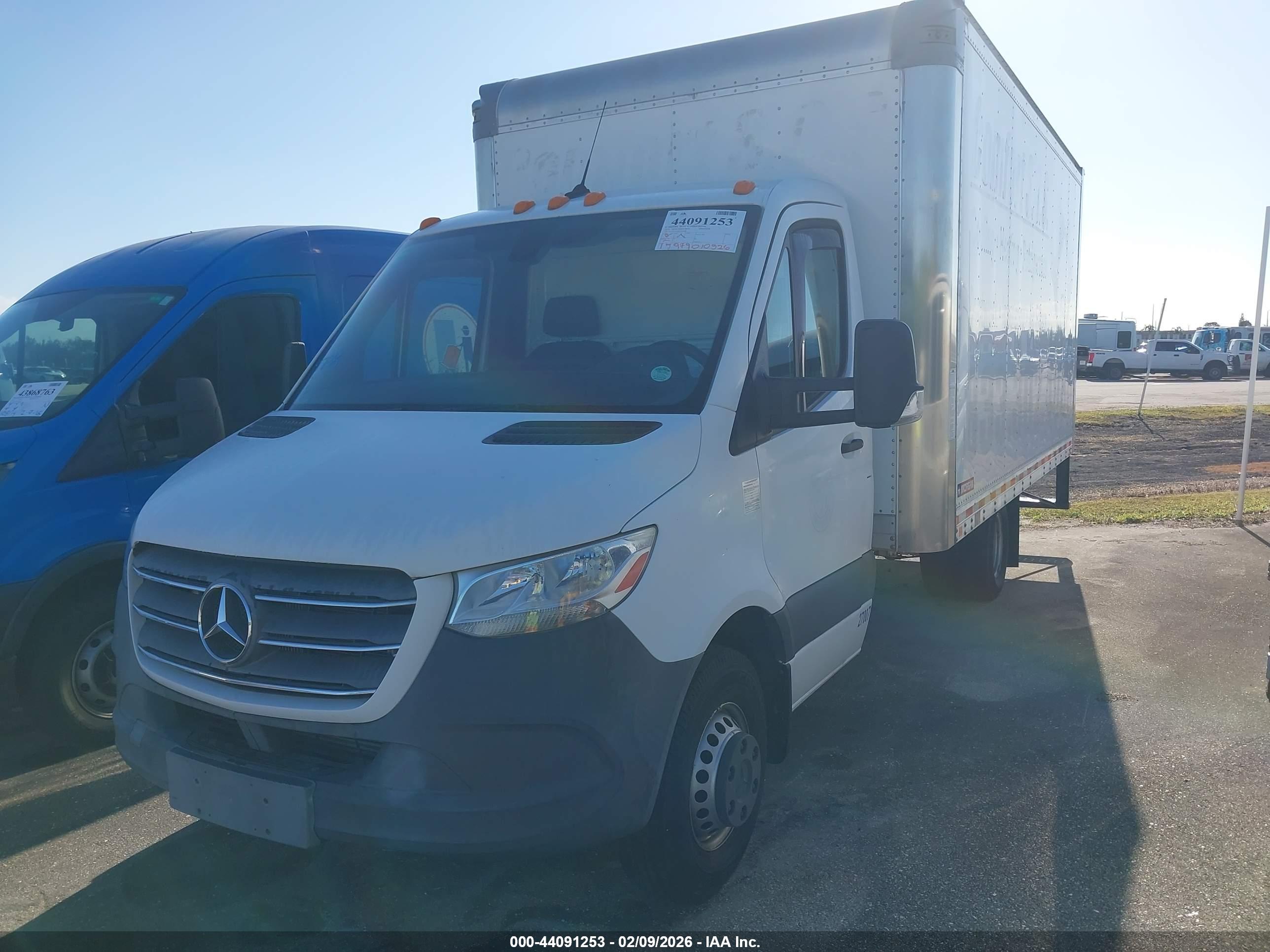 MERCEDES-BENZ SPRINTER image 2