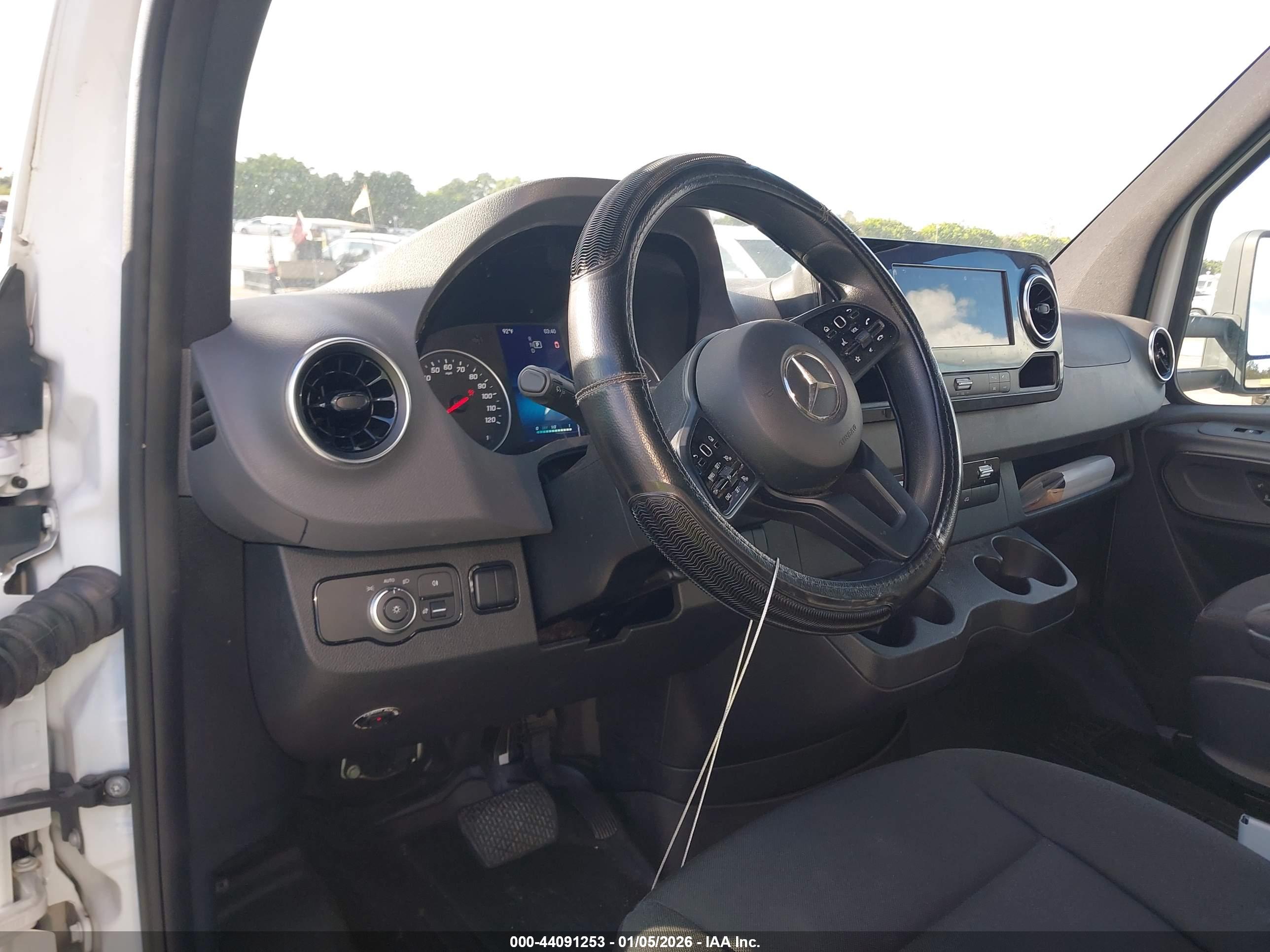 MERCEDES-BENZ SPRINTER image 7