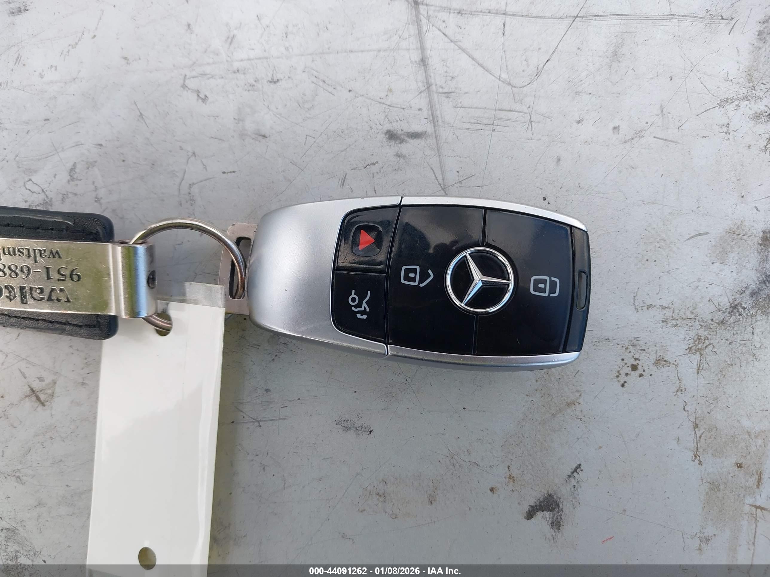 MERCEDES-BENZ E image 11