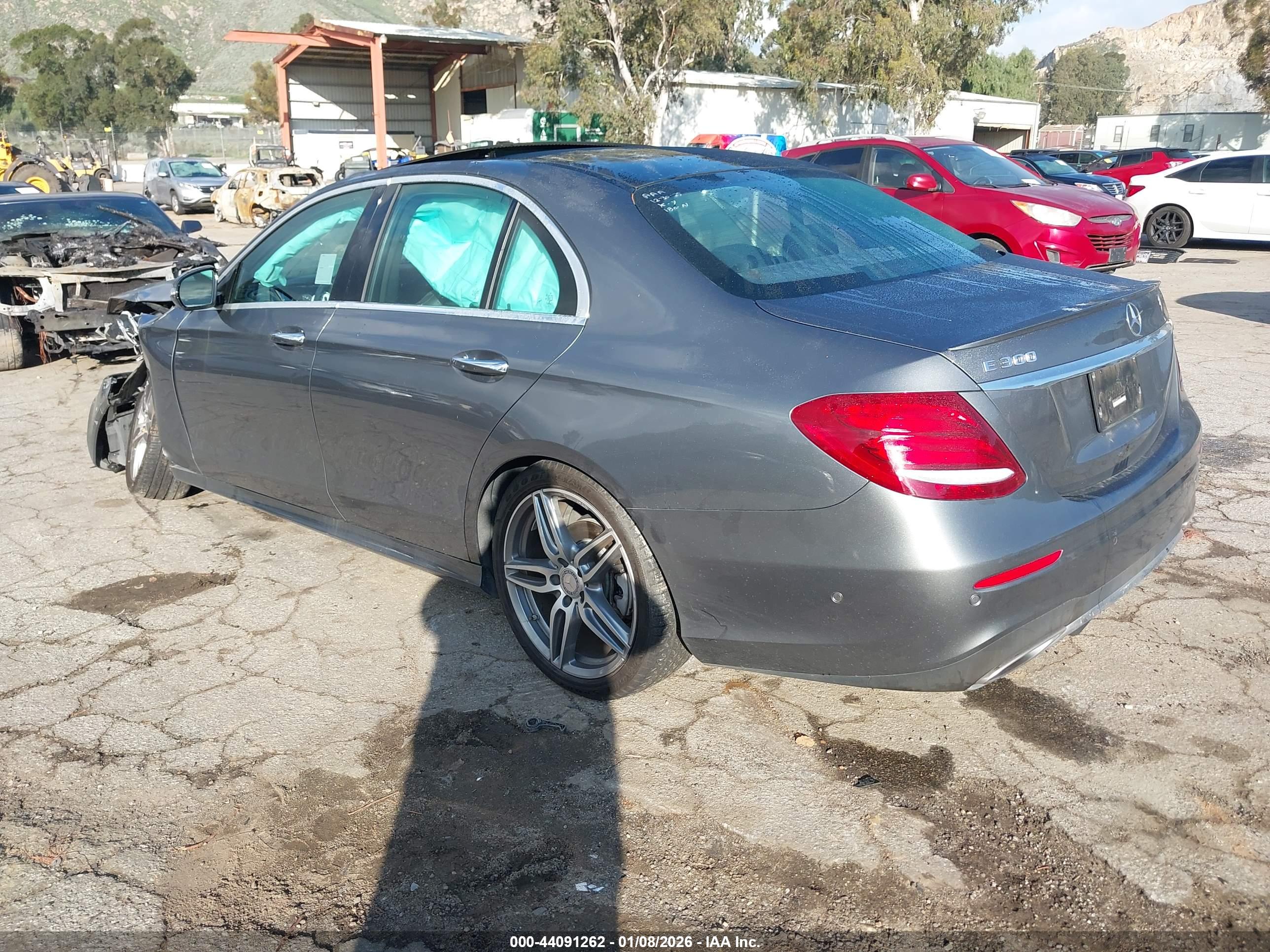 MERCEDES-BENZ E image 3