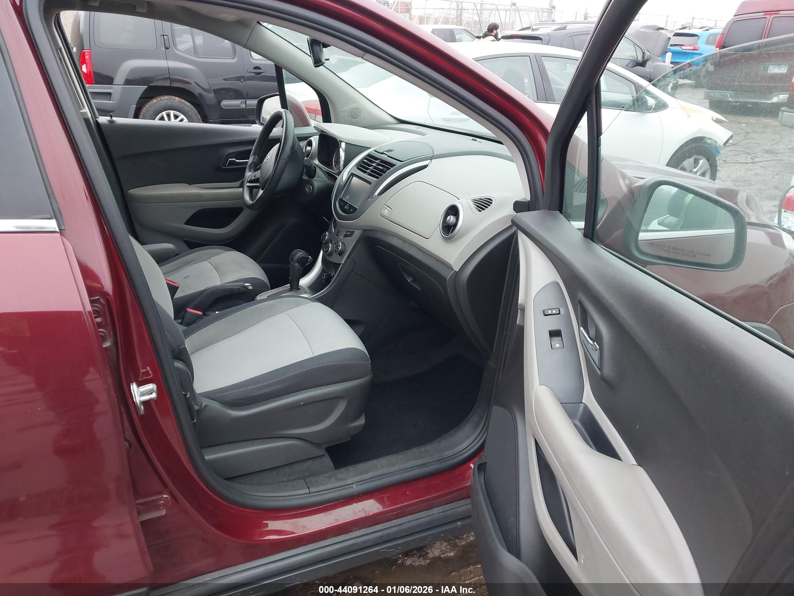 CHEVROLET TRAX image 5