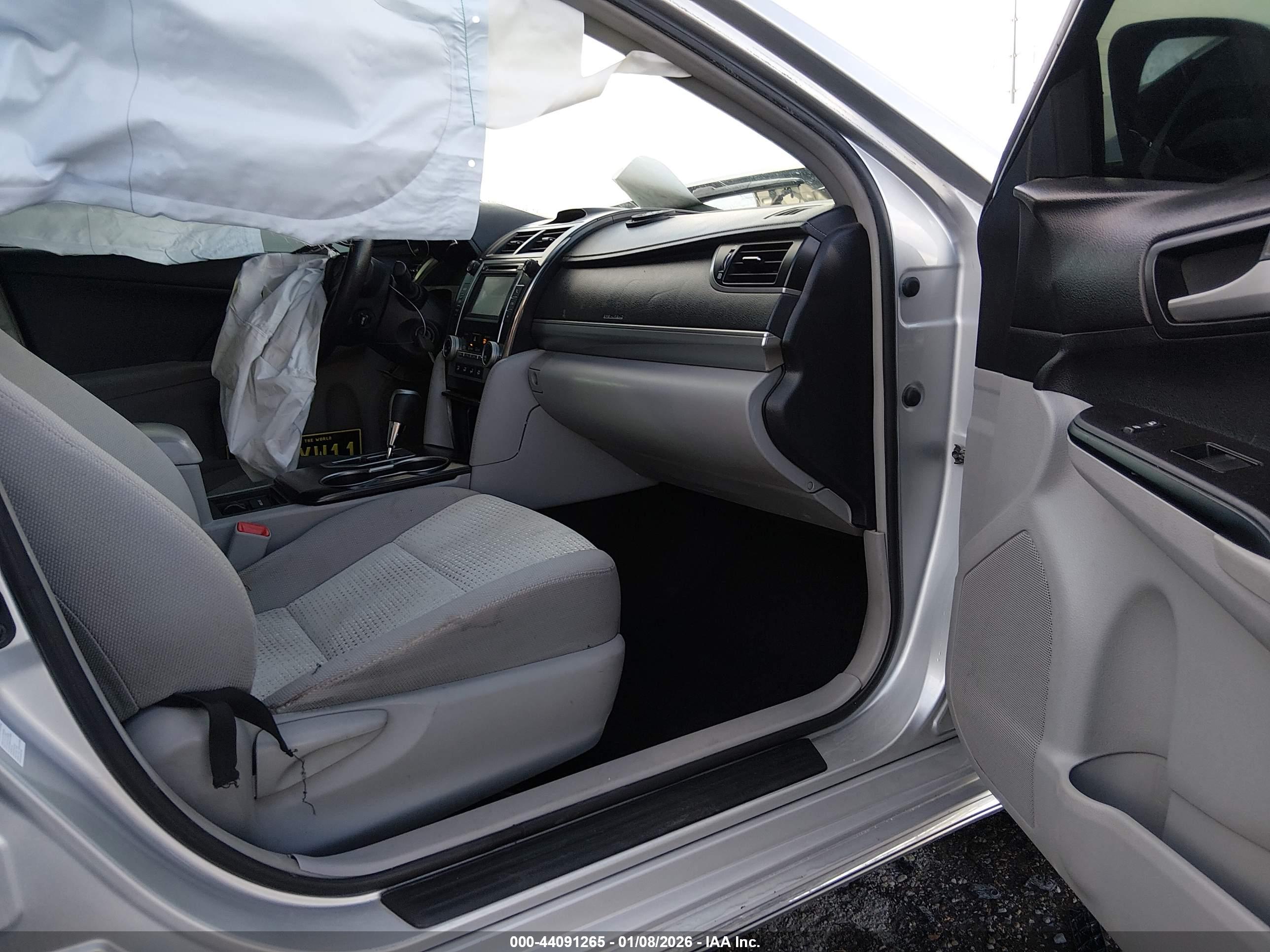 TOYOTA CAMRY image 5