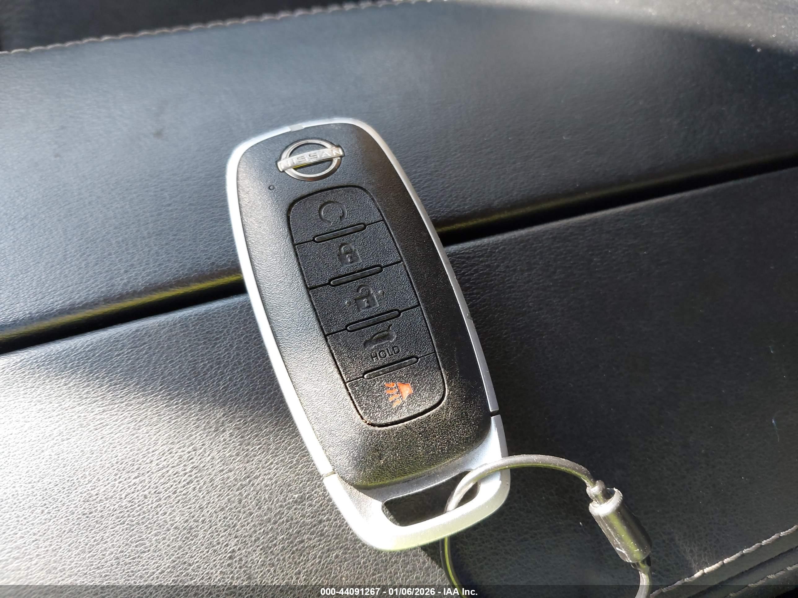 NISSAN ROGUE image 11