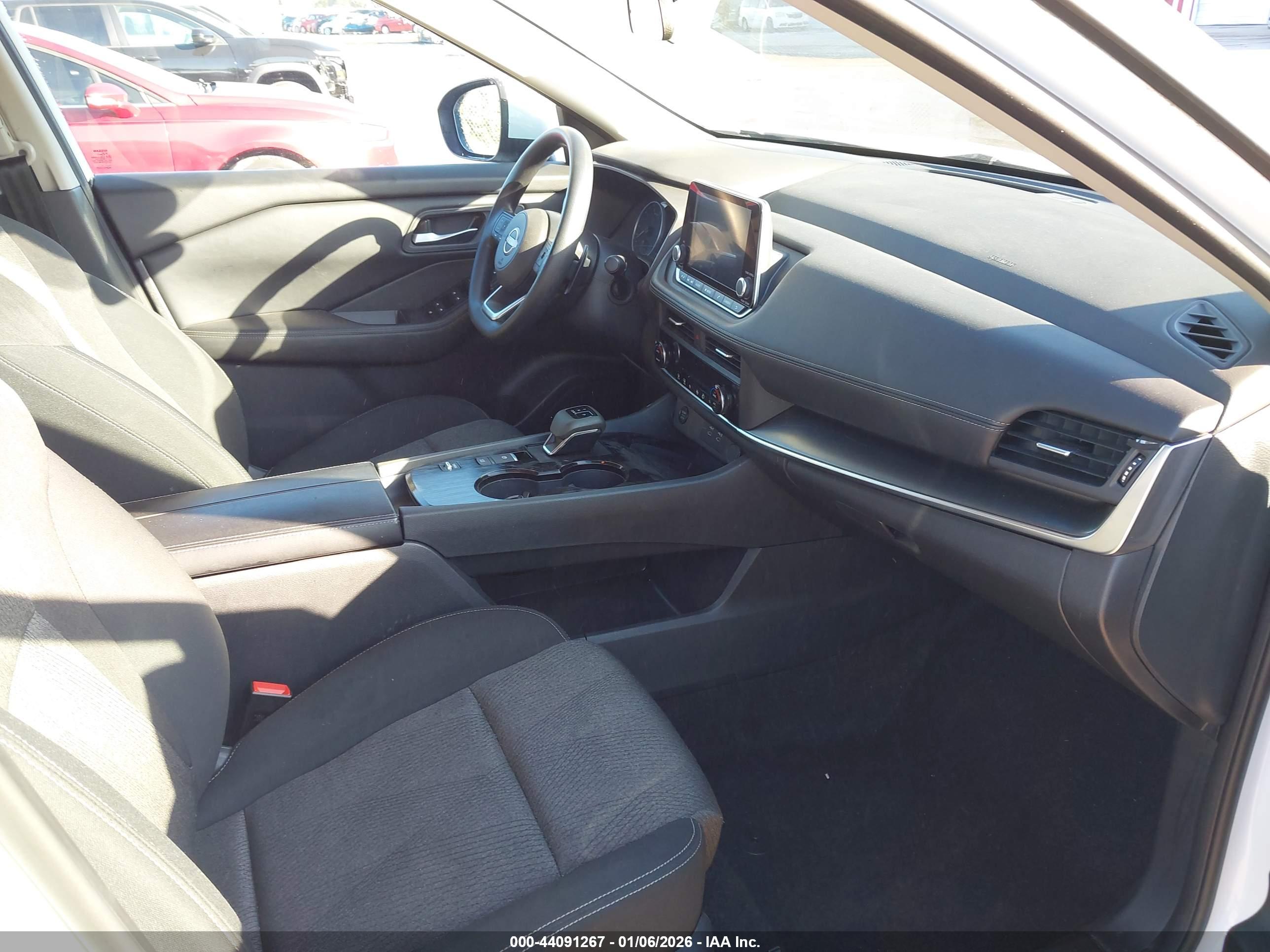 NISSAN ROGUE image 5