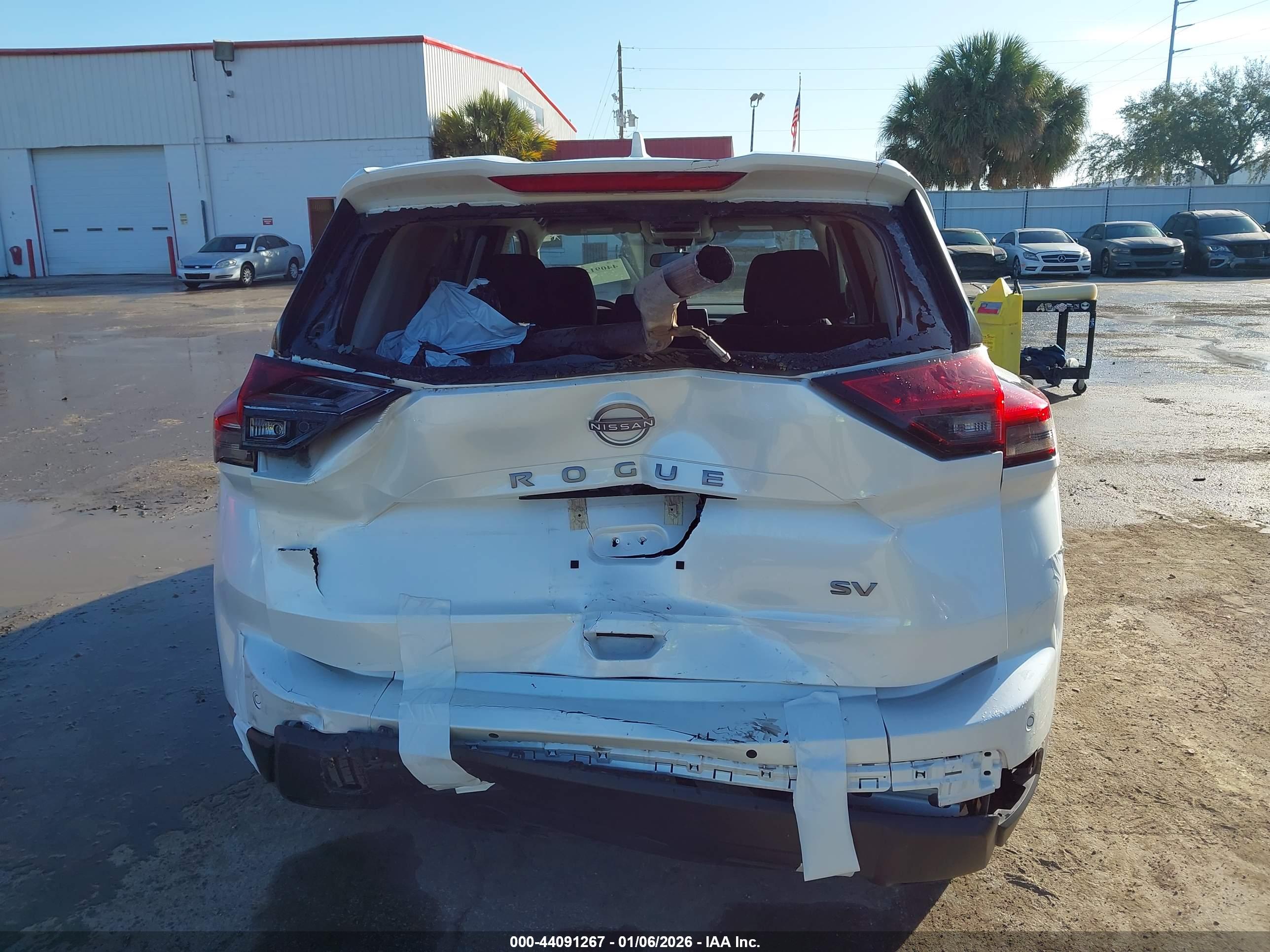 NISSAN ROGUE image 6