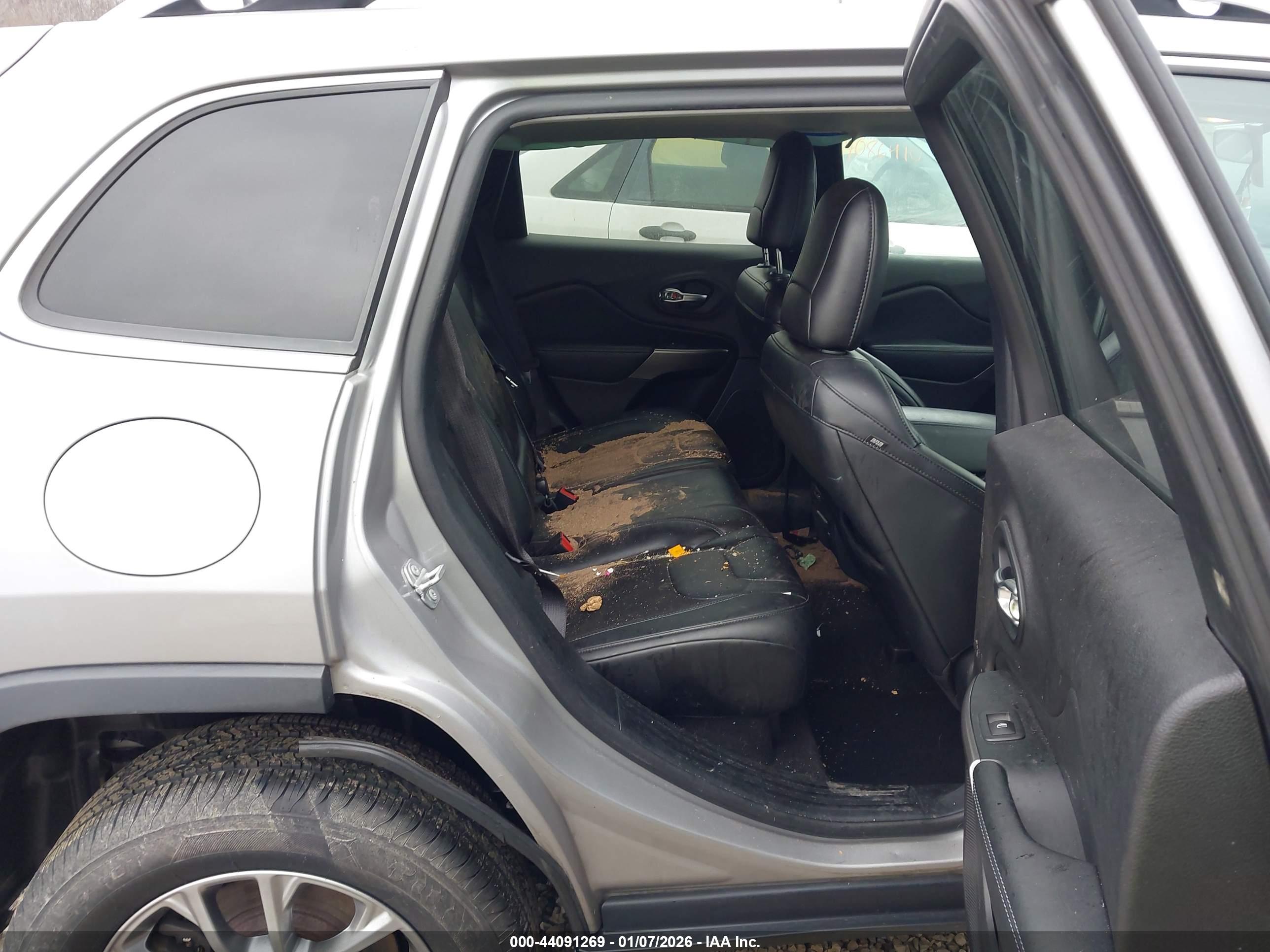 JEEP CHEROKEE image 8
