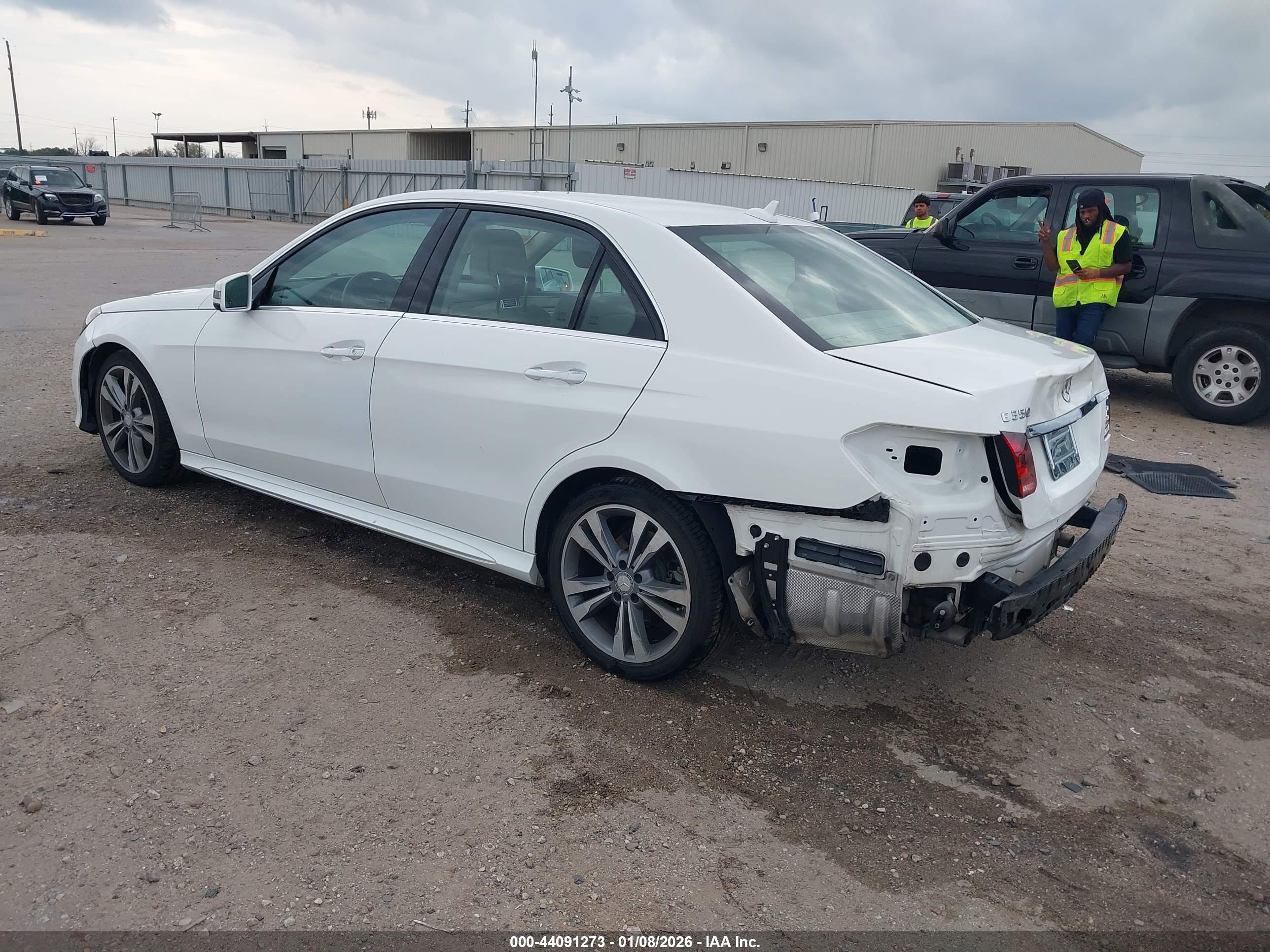 MERCEDES-BENZ E image 3