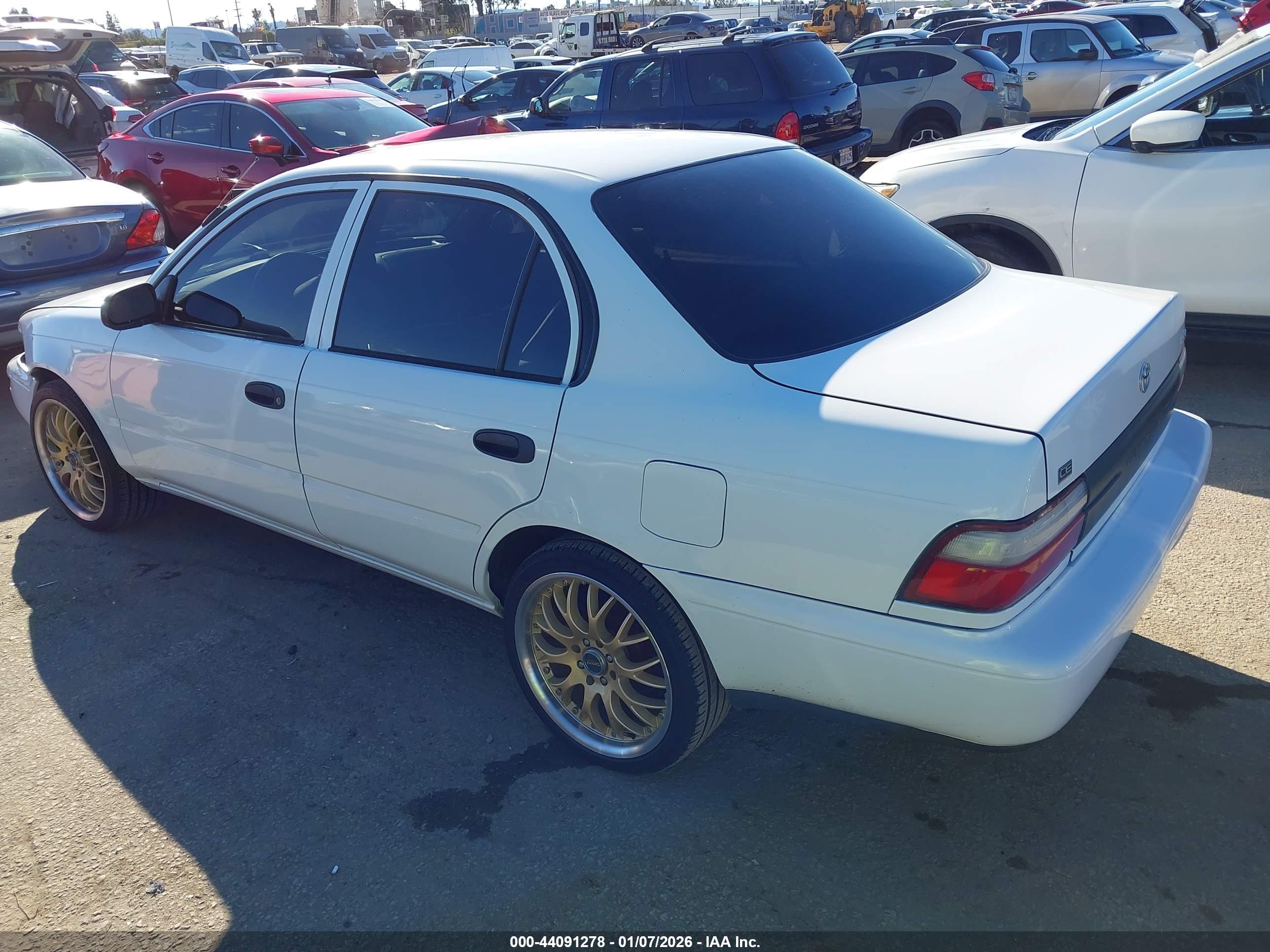 TOYOTA COROLLA image 3