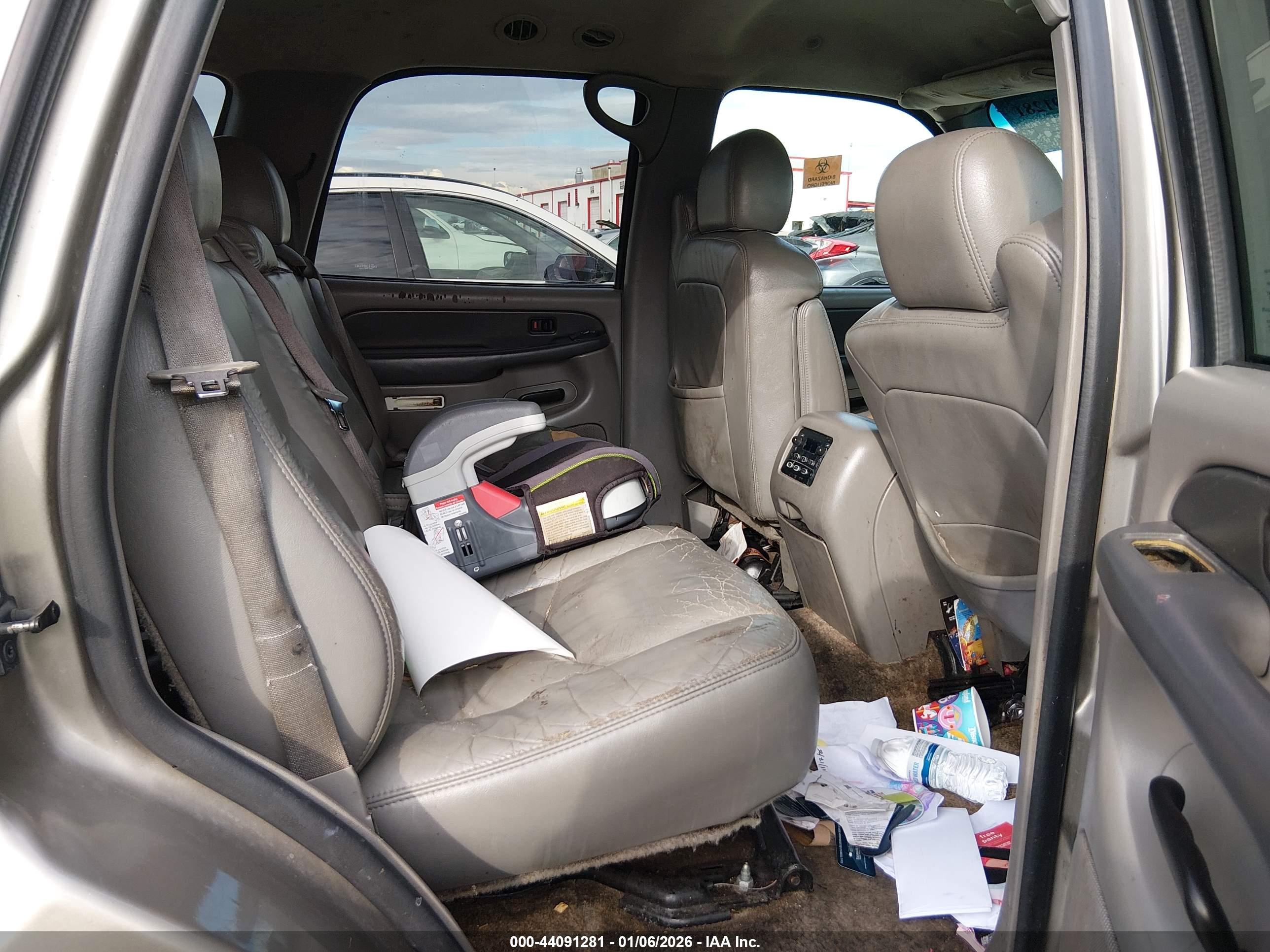 CHEVROLET TAHOE image 8