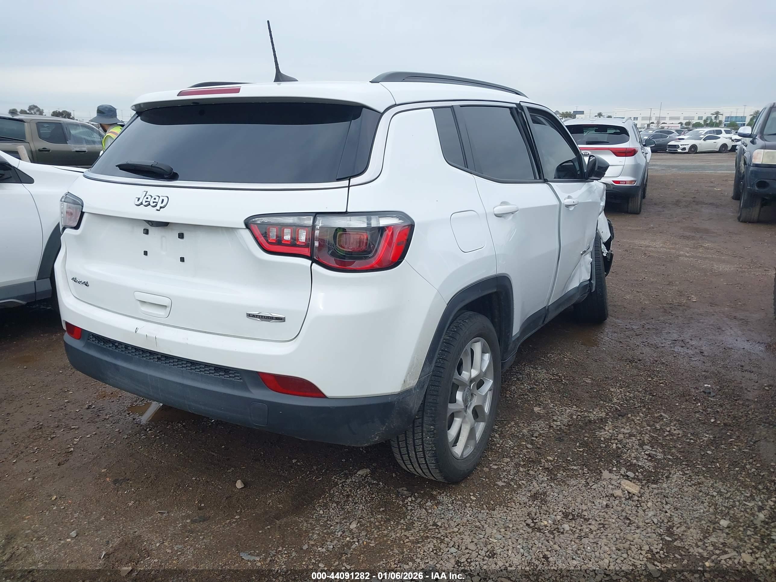JEEP COMPASS image 4