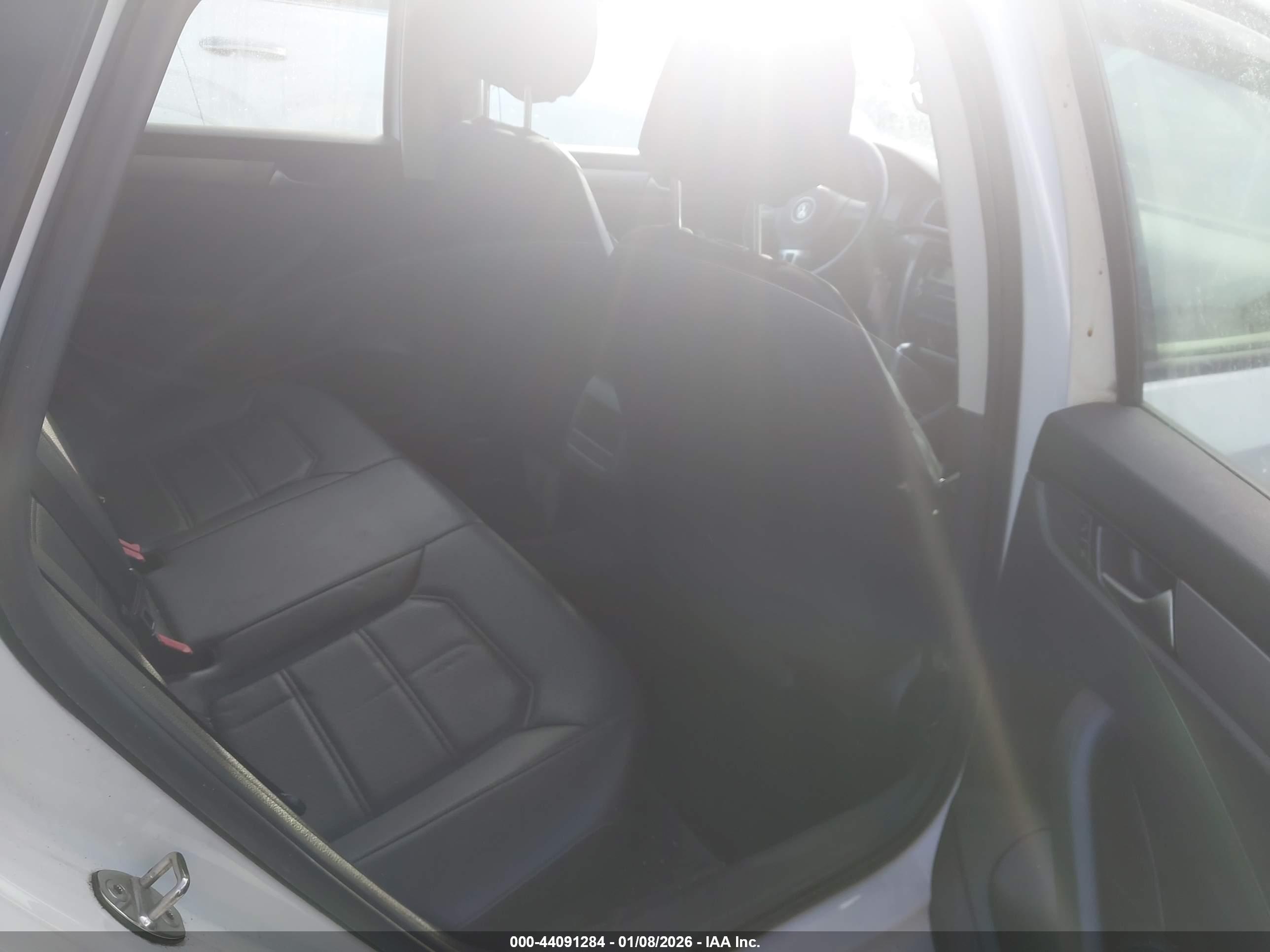 VOLKSWAGEN PASSAT image 8