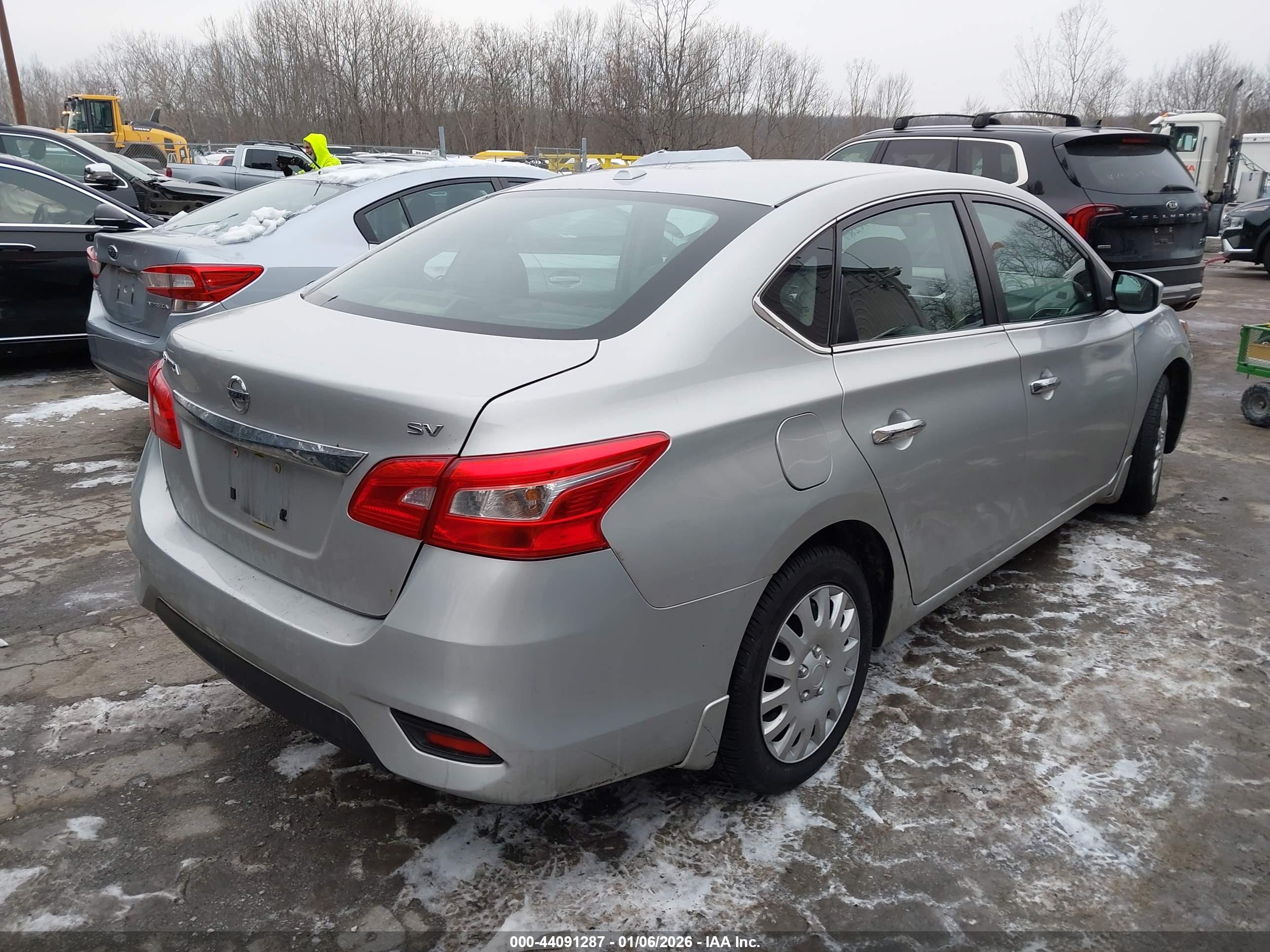 NISSAN SENTRA image 4